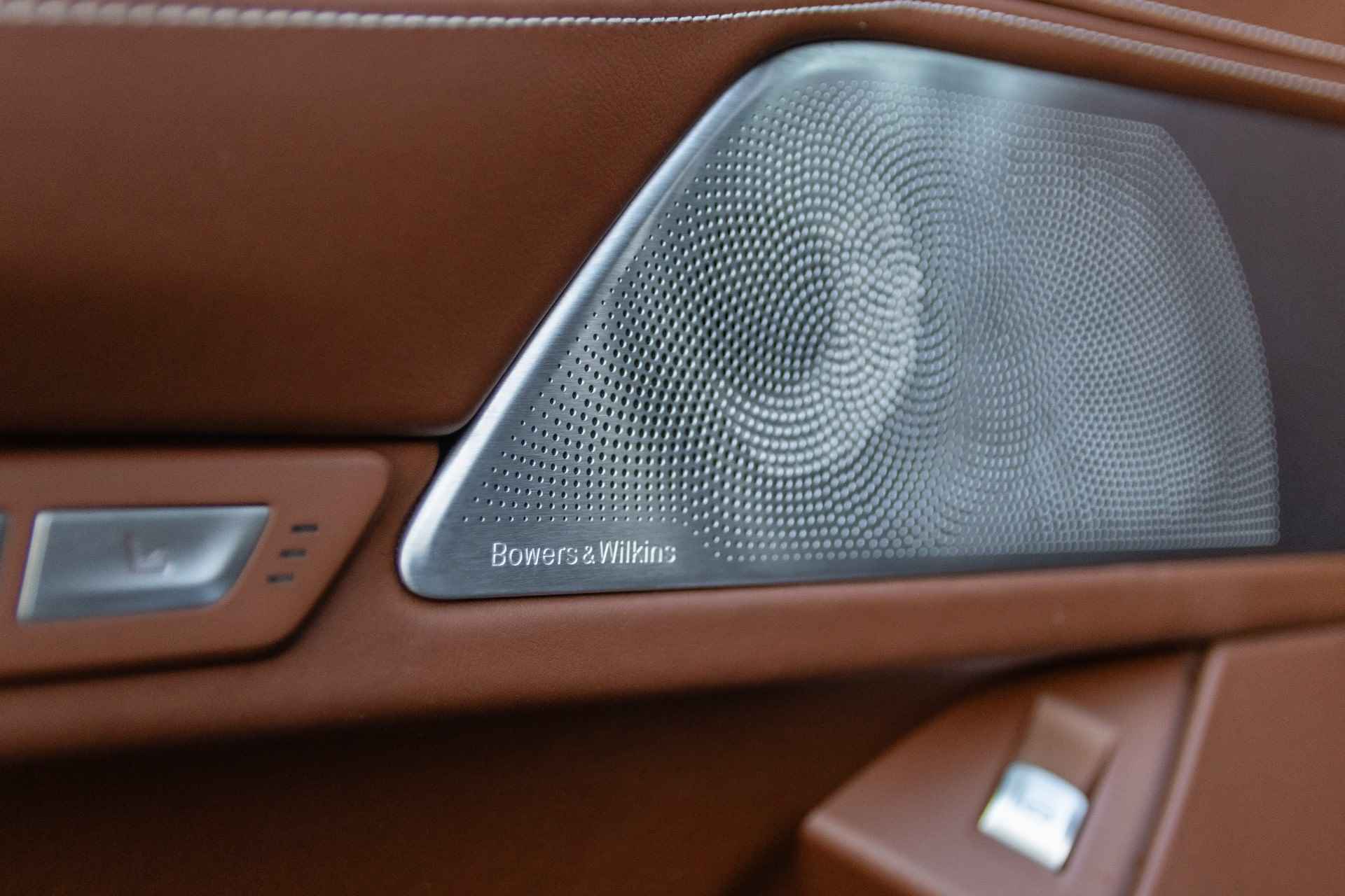 BMW 7 Serie 740e Individual | Glasdak | Climate Comfortleder + Massage | Bowers&Wilkins | 360° Camera | Adaptive Cruise | Head-Up | Soft Clo - 39/47