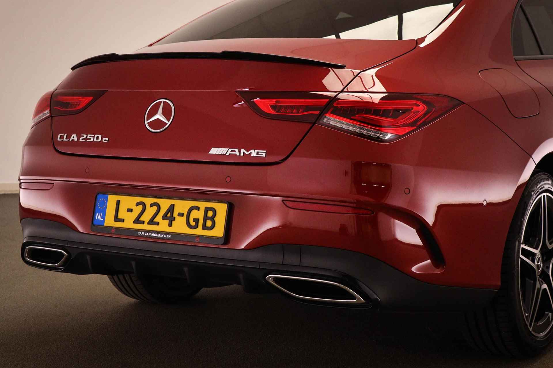 Mercedes-Benz CLA-klasse 250 e Business Solution AMG Limited | BUSINESS PLUS PACK | WIDESCREEN | SFEERVERLICHTING | DAB | APPLE - 19/67