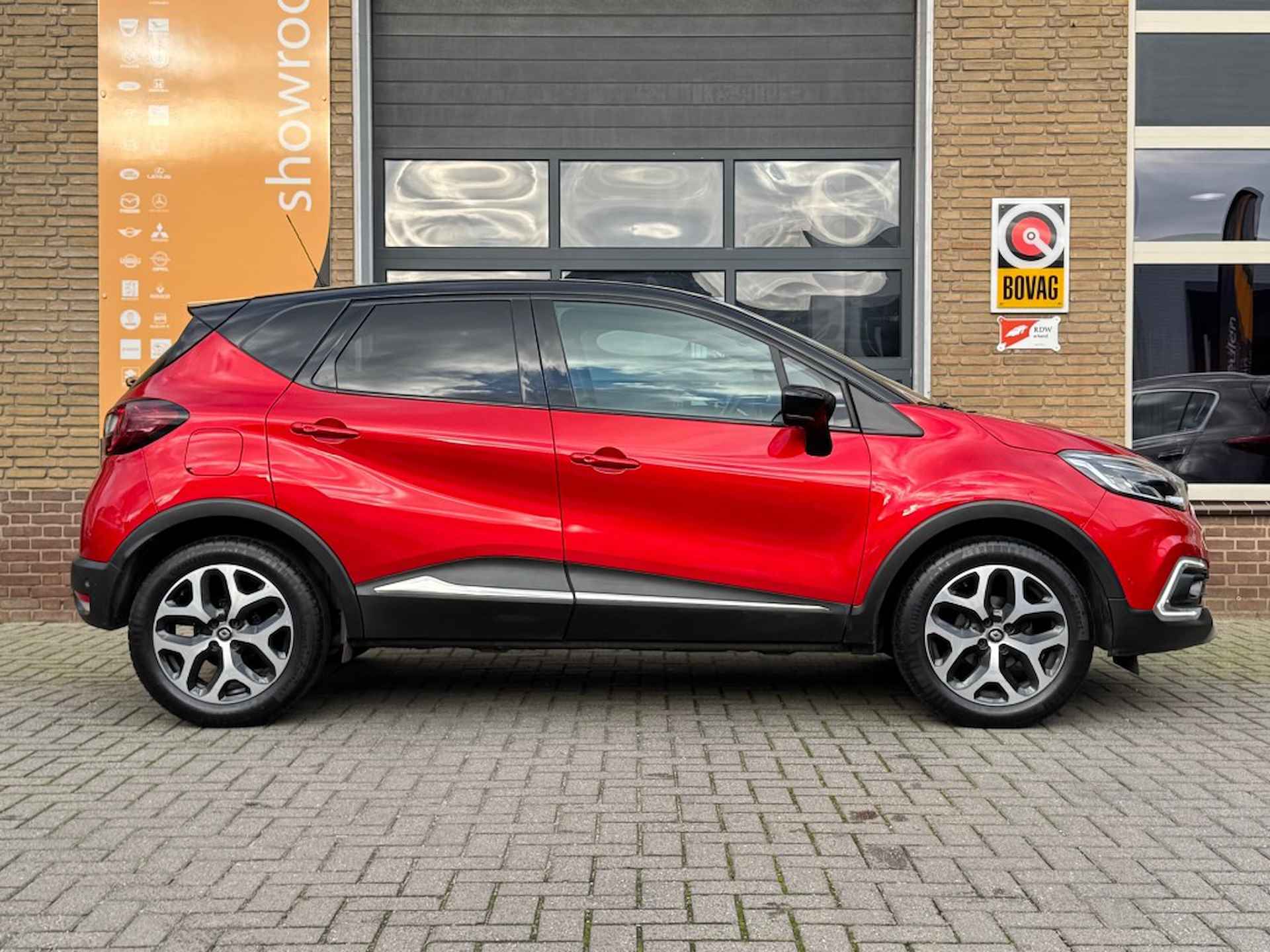 RENAULT Captur TCE 90 INTENS R-LINK NAVI/LED/PDC/CAMERA/LMV/2-TONE/NL-AUTO - 40/46