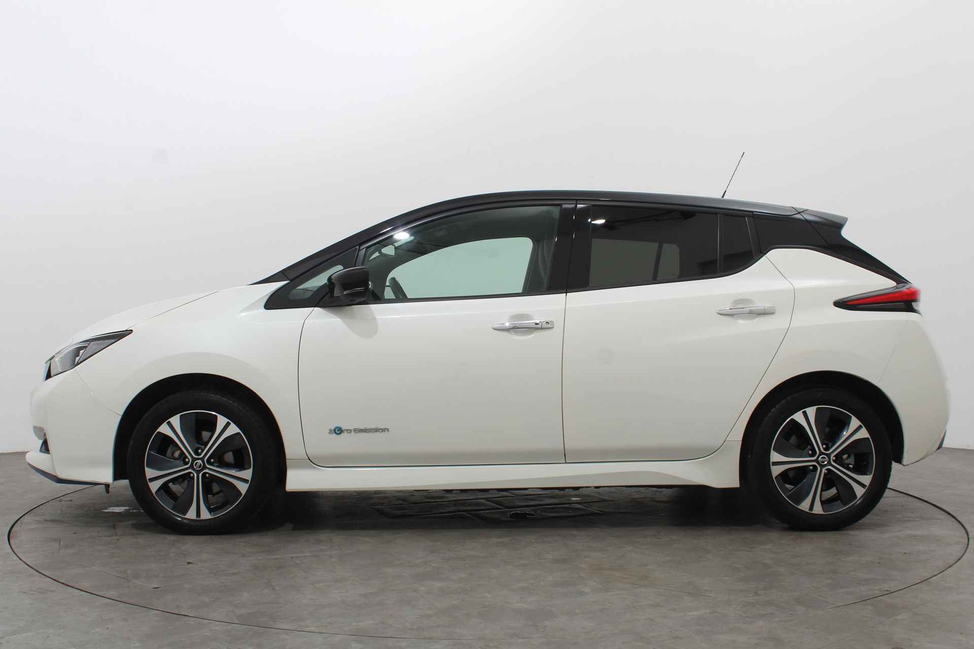 Nissan Leaf 3.ZERO LIMITED EDITION 62 KWH | Leer | AutoPilot | Twotone - 7/50