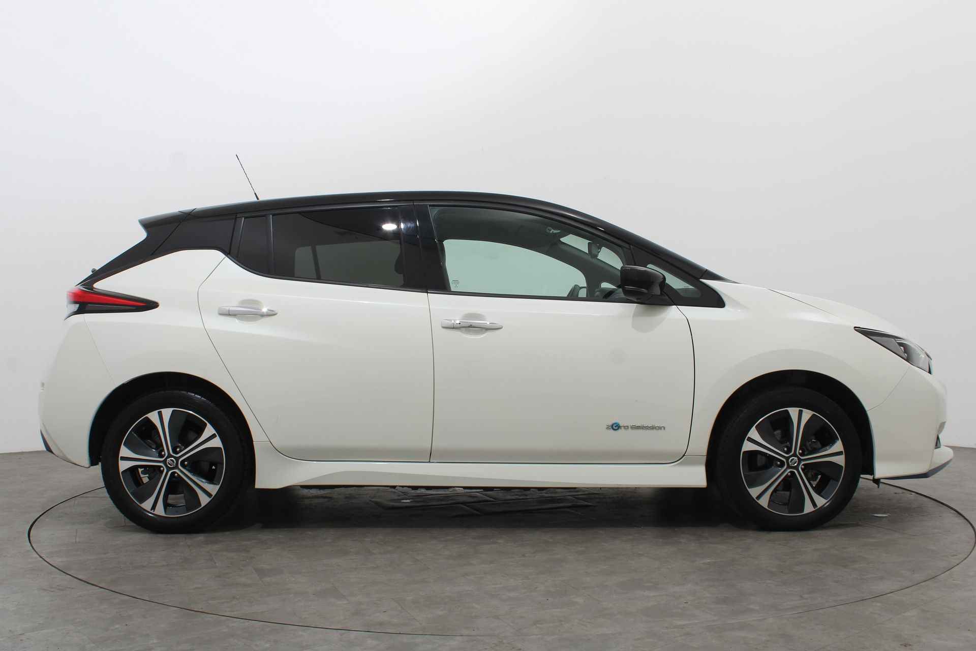 Nissan Leaf 3.ZERO LIMITED EDITION 62 KWH | Leer | AutoPilot | Twotone - 17/50