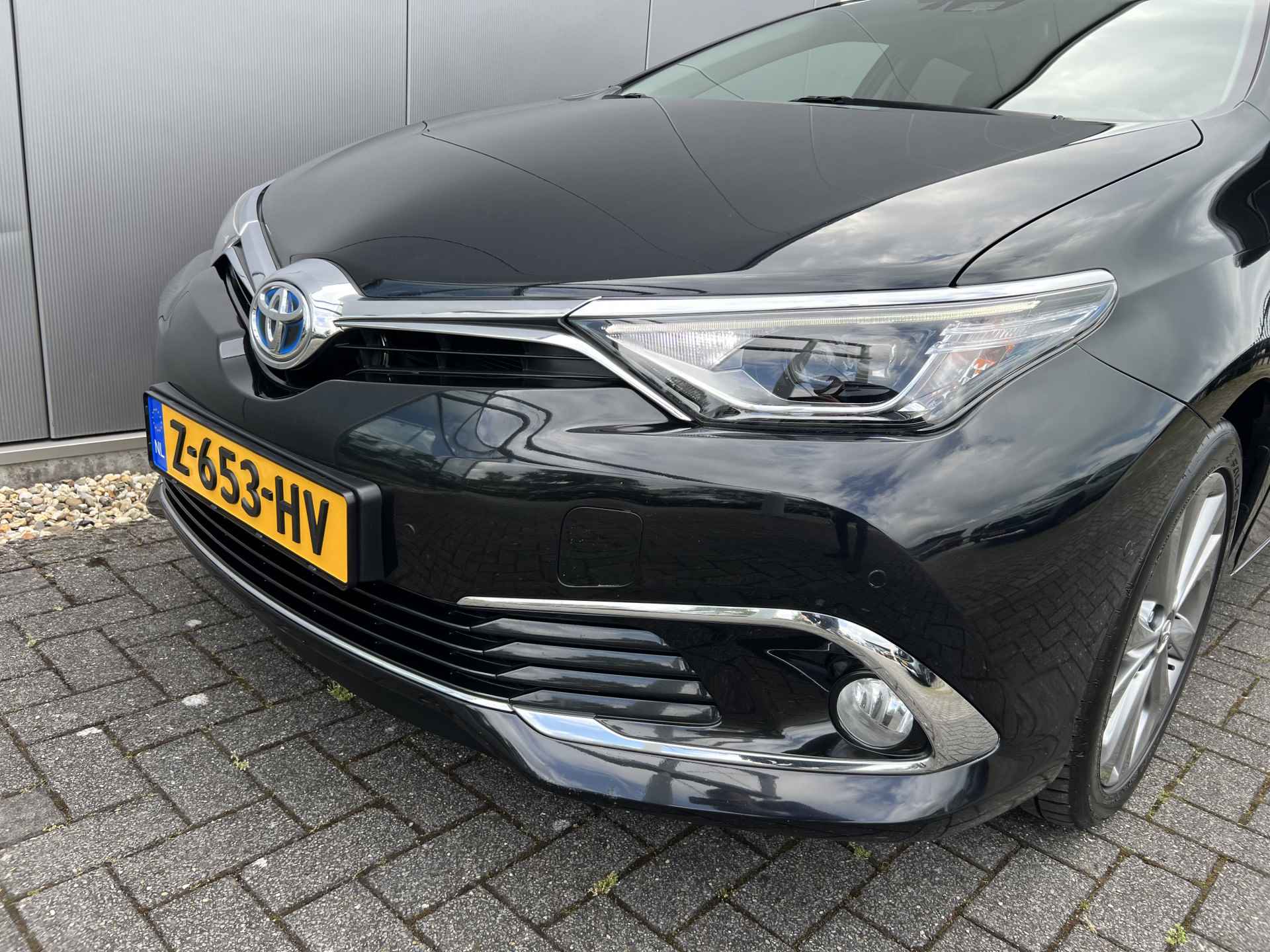 Toyota Auris Touring Sports 1.8 Hybrid Dynamic - 23/30