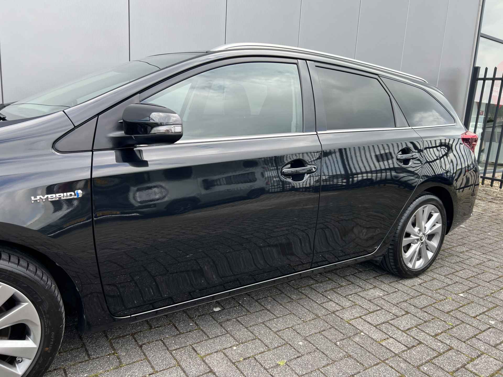 Toyota Auris Touring Sports 1.8 Hybrid Dynamic - 25/30