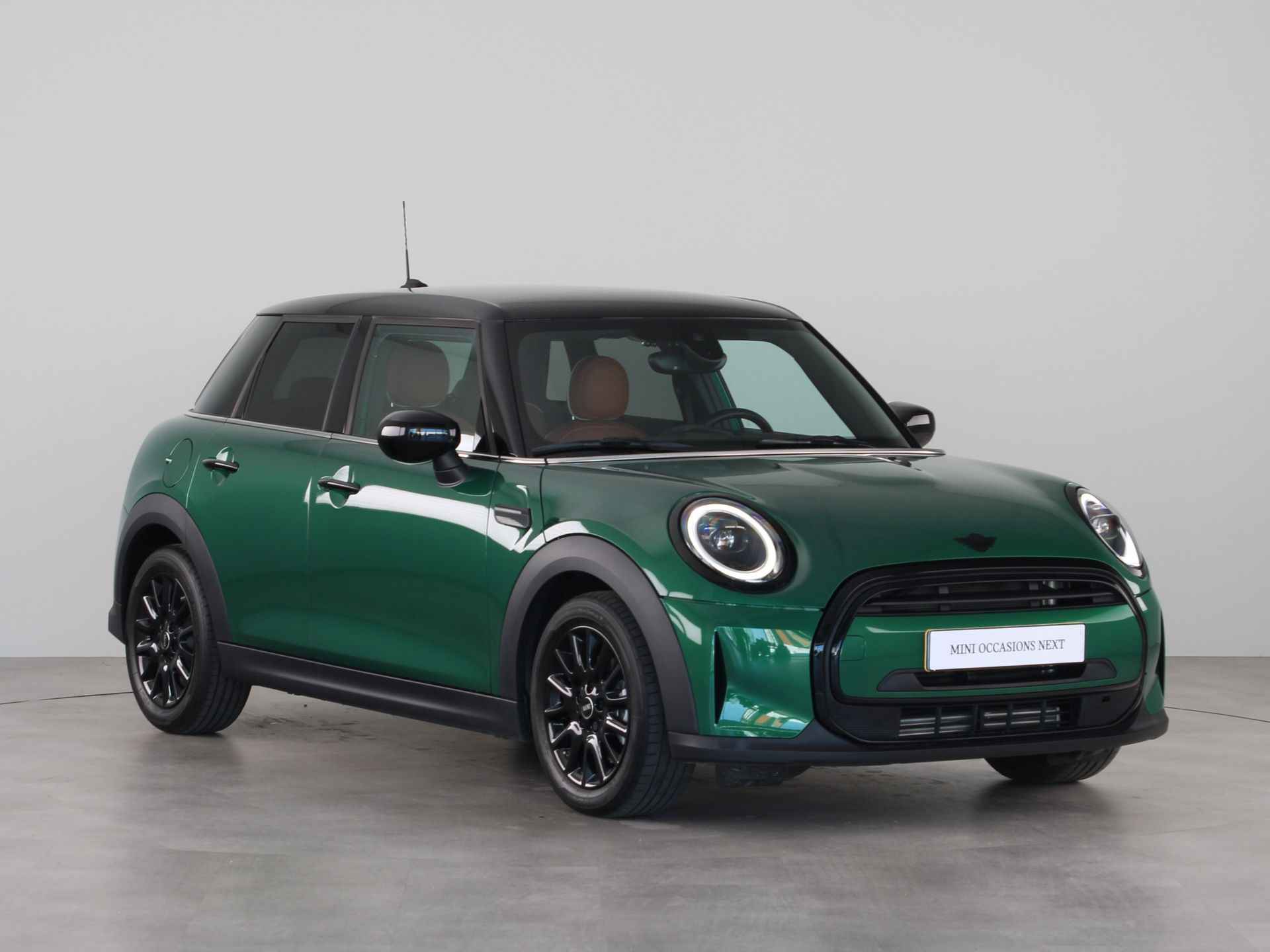 MINI 5-deurs Cooper Camden Edition Aut. - 8/23