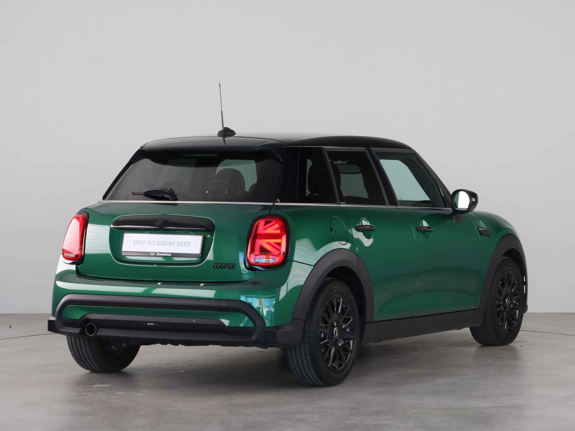 MINI 5-deurs Cooper Camden Edition Aut. - 10/23