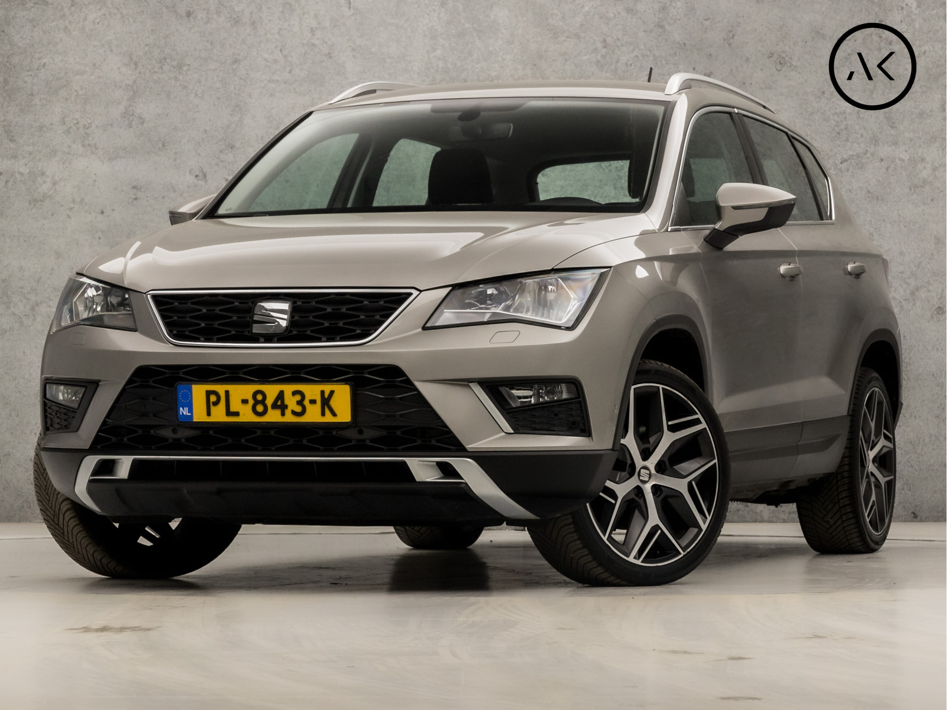 SEAT Ateca 1.0 TSI Sport (NAVIGATIE, CLIMATE, SPORTSTOELEN, STOELVERWARMING, ELEK ACHTERKLEP, BLUETOOTH, CRUISE, ELEK PAKKET, LM VELGEN, PARKEERSENSOREN, TREKHAAK, NIEUWE APK, NIEUWSTAAT)