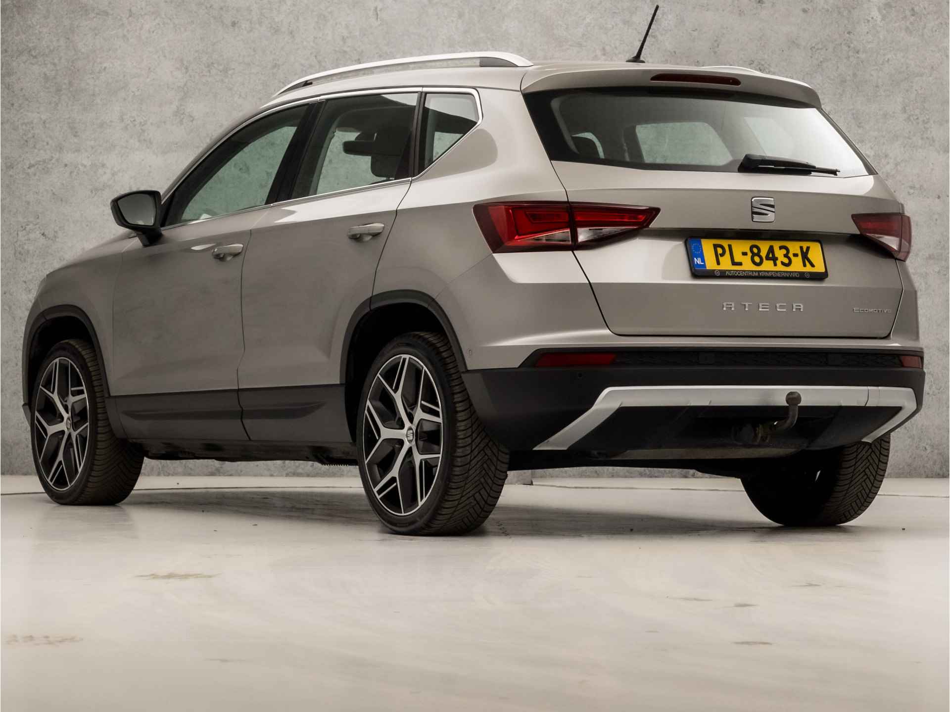 SEAT Ateca 1.0 TSI Sport (NAVIGATIE, CLIMATE, SPORTSTOELEN, STOELVERWARMING, ELEK ACHTERKLEP, BLUETOOTH, CRUISE, ELEK PAKKET, LM VELGEN, PARKEERSENSOREN, TREKHAAK, NIEUWE APK, NIEUWSTAAT) - 3/34