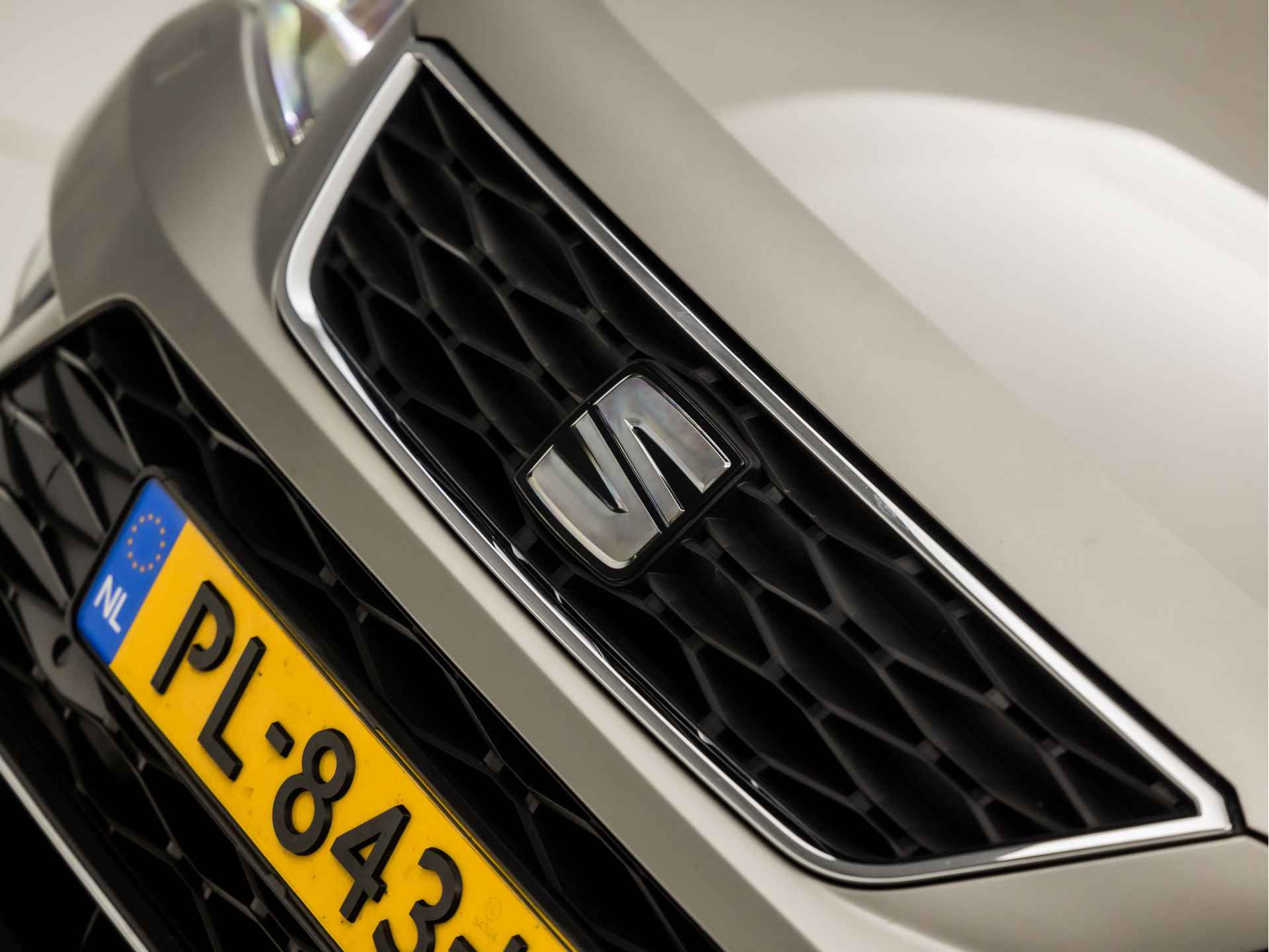 SEAT Ateca 1.0 TSI Sport (NAVIGATIE, CLIMATE, SPORTSTOELEN, STOELVERWARMING, ELEK ACHTERKLEP, BLUETOOTH, CRUISE, ELEK PAKKET, LM VELGEN, PARKEERSENSOREN, TREKHAAK, NIEUWE APK, NIEUWSTAAT) - 30/34