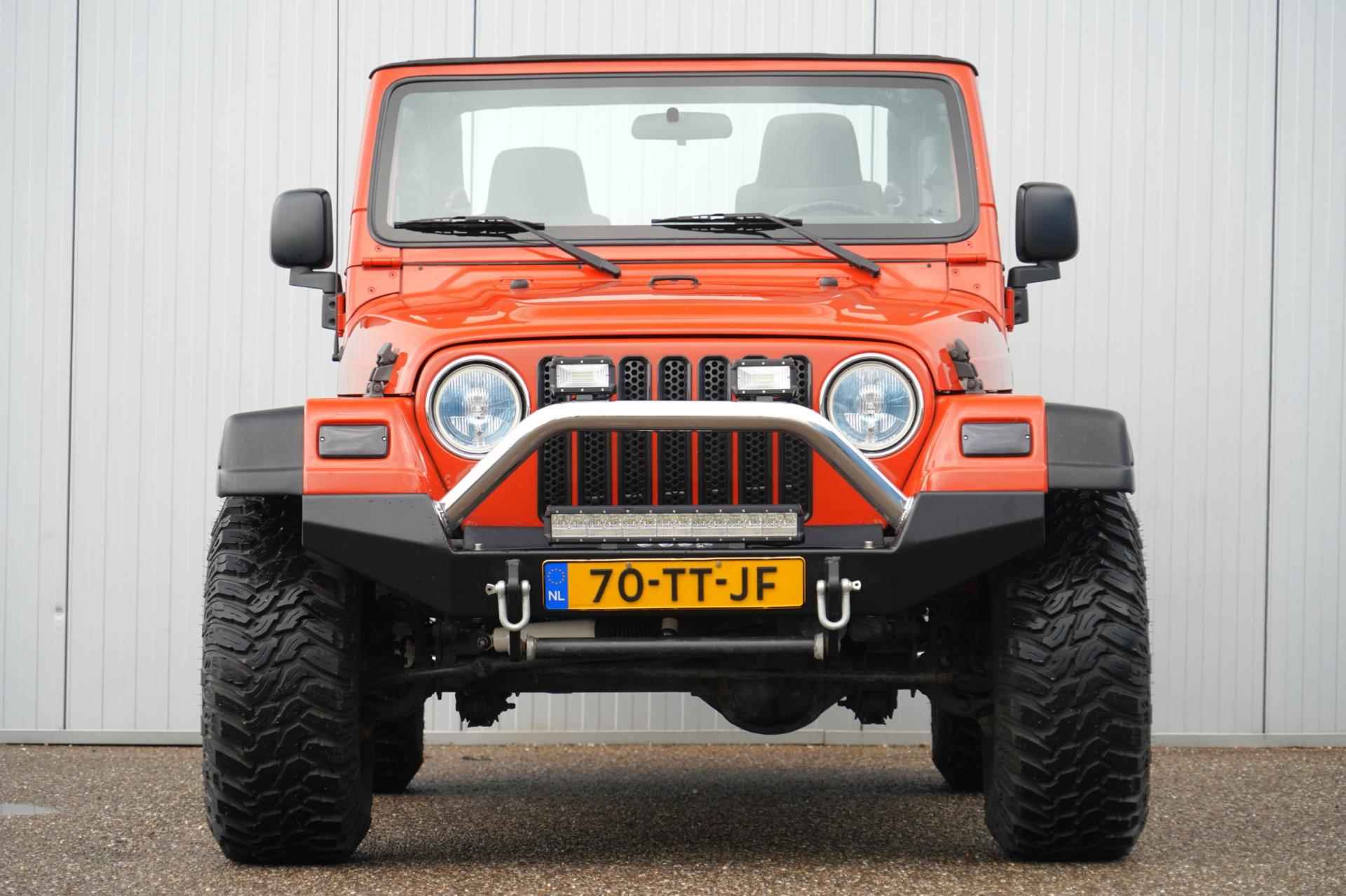 Jeep Wrangler 4.0i Softtop / 58dkm NAP / Uniek! / 6-Cilinder / Bestop dak / Ledbar / Org. Nederlands - 16/33