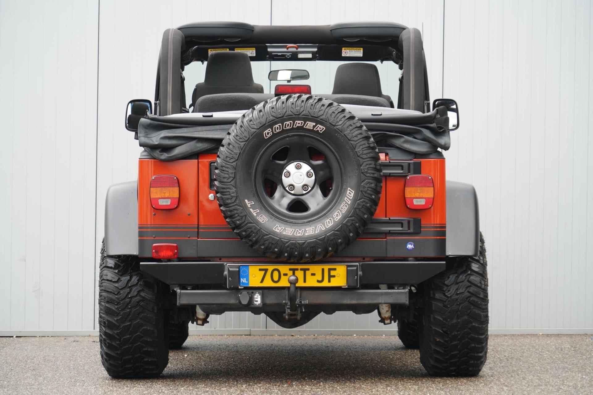 Jeep Wrangler 4.0i Softtop / 58dkm NAP / Uniek! / 6-Cilinder / Bestop dak / Ledbar / Org. Nederlands - 17/33