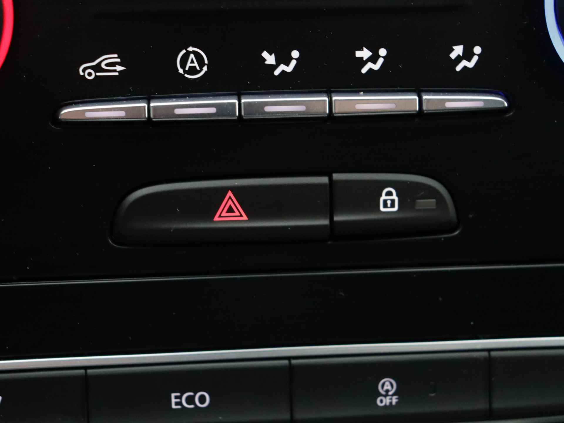 Renault Mégane TCe 140PK Limited / NAVI / CAMERA / Park. sensoren - 20/40