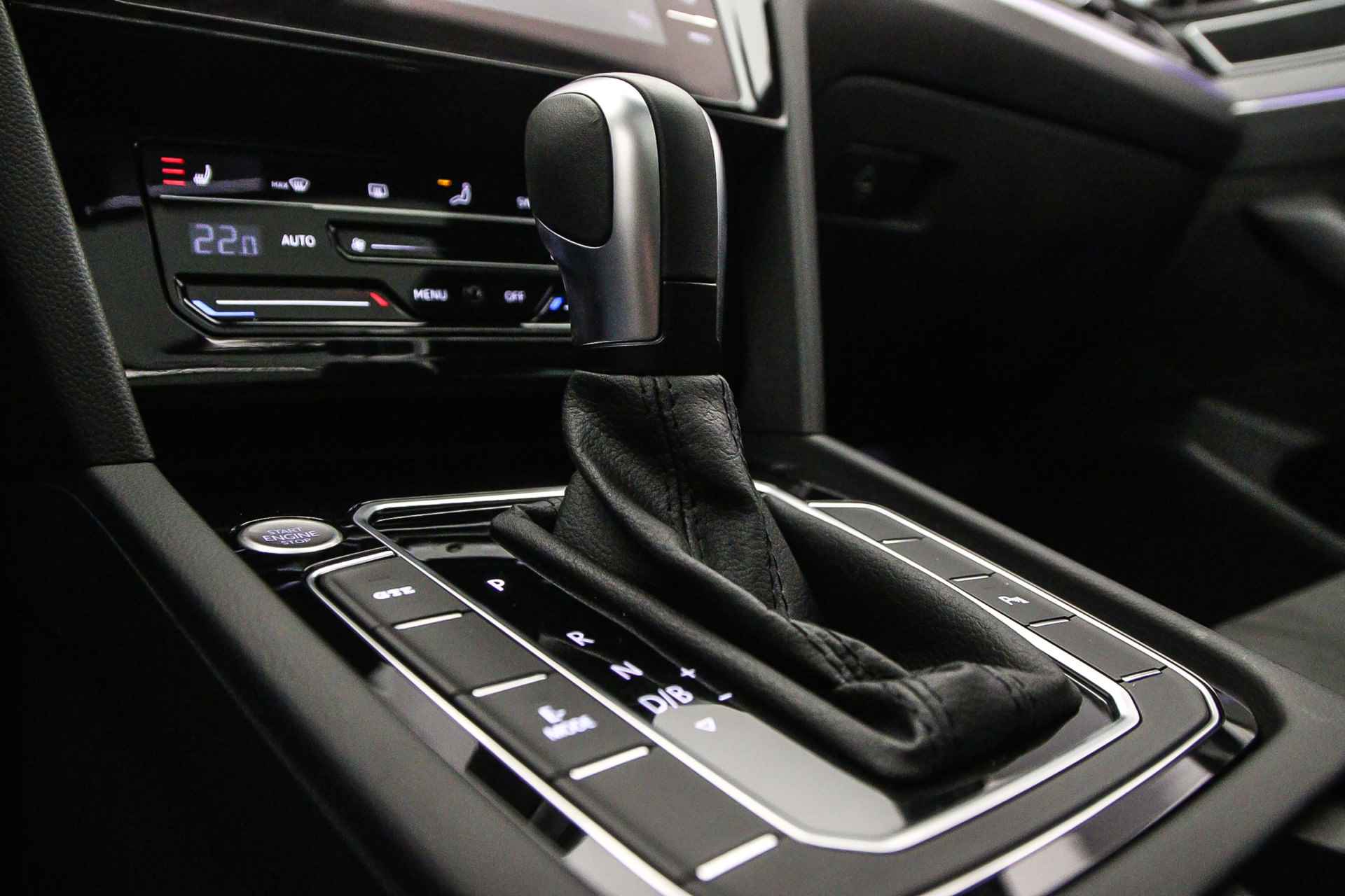 Volkswagen Passat Variant GTE Business 1.4 TSI eHybrid 218pk DSG Automaat Trekhaak, Panoramadak, Achteruitrijcamera, Navigatie, Adaptive cruise control, Elektrische achterklep, LED matrix verlichting, Stoelverwarming - 26/45