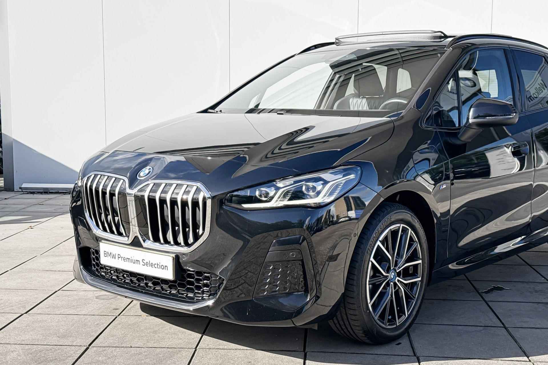 BMW 2 Serie Active Tourer 230e xDrive M-Sport 18 Inch / Comfort Acces / Electrische Zwenkhaak / Glazen Schuifdak / Adaptieve Led Koplampen / Driving Assistant Plus - 23/30