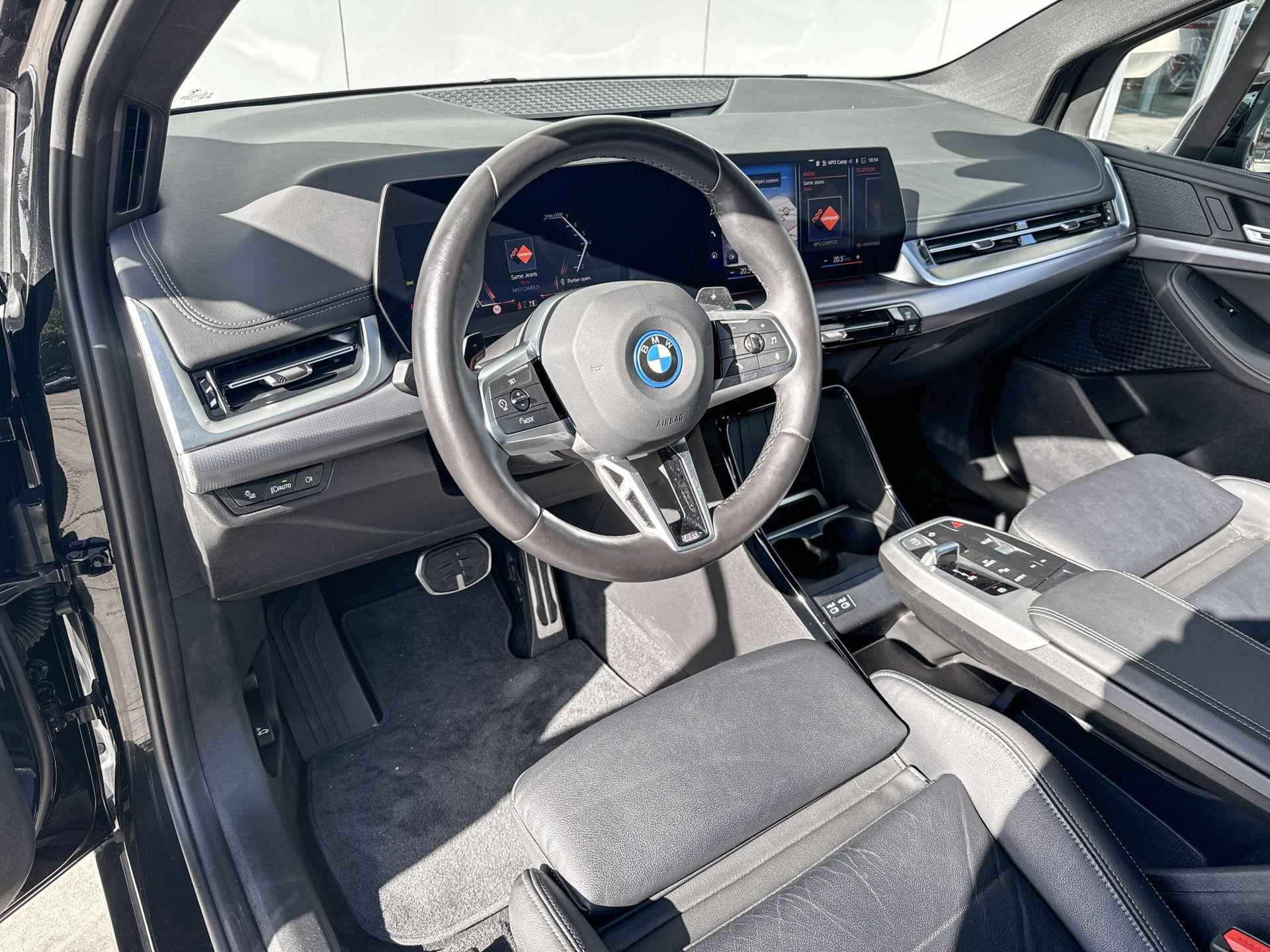 BMW 2 Serie Active Tourer 230e xDrive M-Sport 18 Inch / Comfort Acces / Electrische Zwenkhaak / Glazen Schuifdak / Adaptieve Led Koplampen / Driving Assistant Plus - 26/30