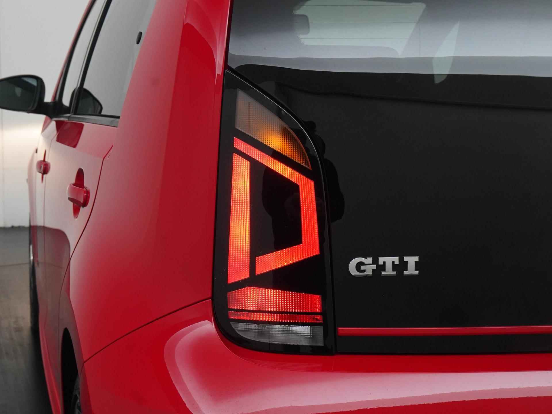 Volkswagen Up! 1.0 TSI GTI | 115PK | Stoelverwarming | Zondag Open! - 18/30