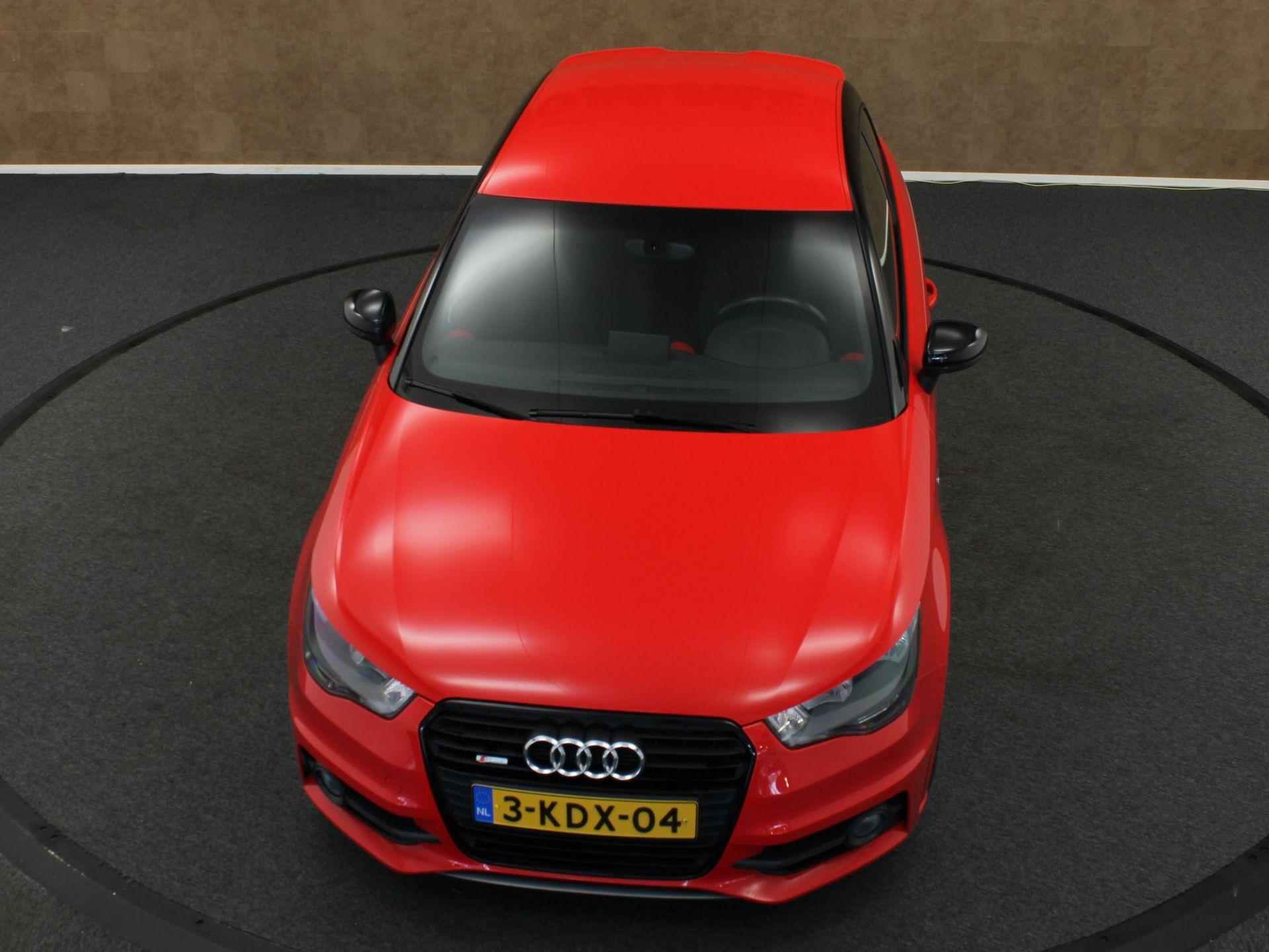 Audi A1 1.2 TFSI Admired - ORIGINEEL NEDERLANDSE AUTO - CRUISE CONTROL - S-LINE EXTERIEUR - BLUETOOTH TELEFOONVOORBEREIDING - LEDEREN STUURWIEL - LICHTMETALEN VELGEN 17" INCH - 12/39