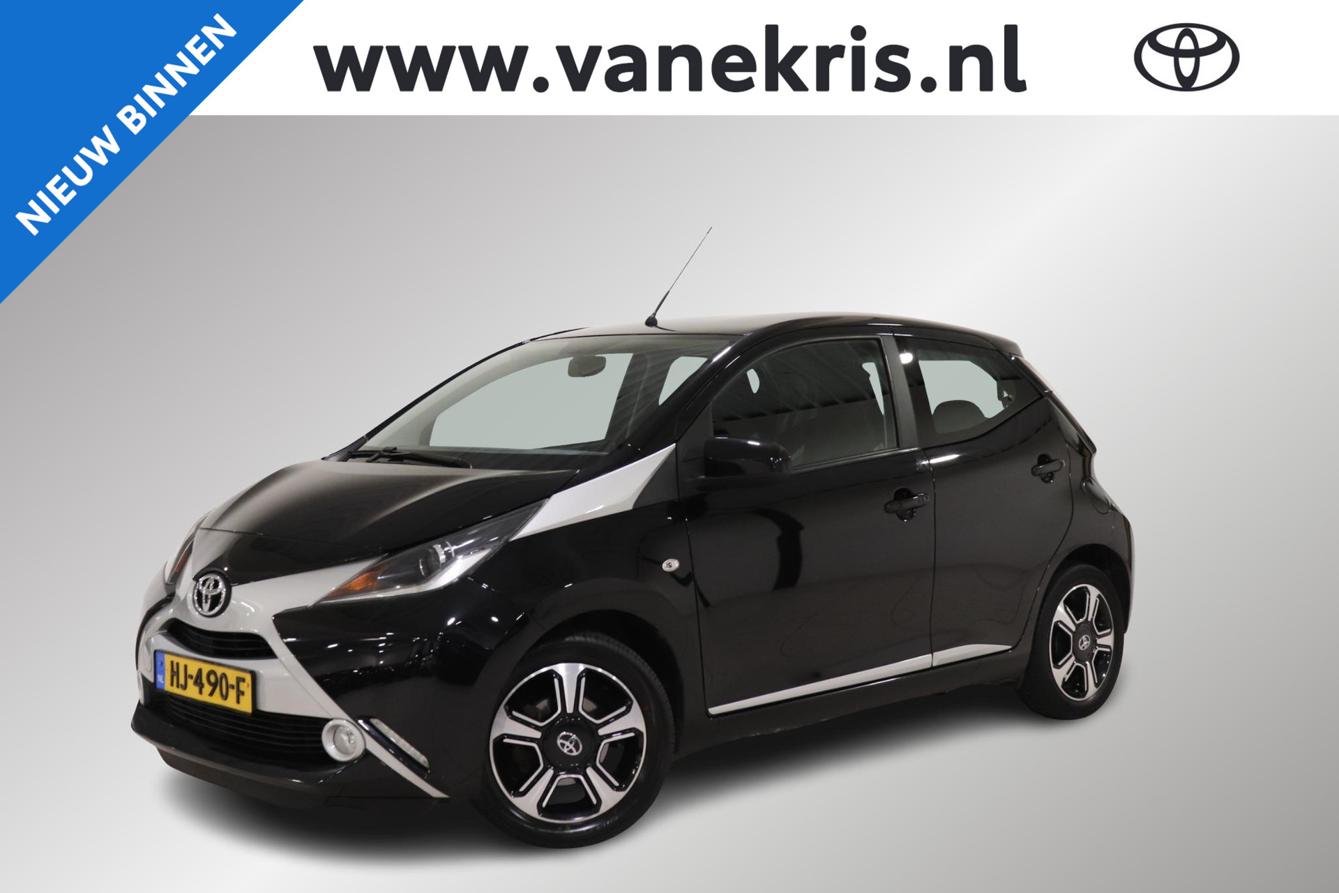 Toyota Aygo 1.0 VVT-i x-clusiv, Lm velgen, Climate control, Subwoofer, Parkeercamera, Keyless entry/start, Navigatiesysteem!