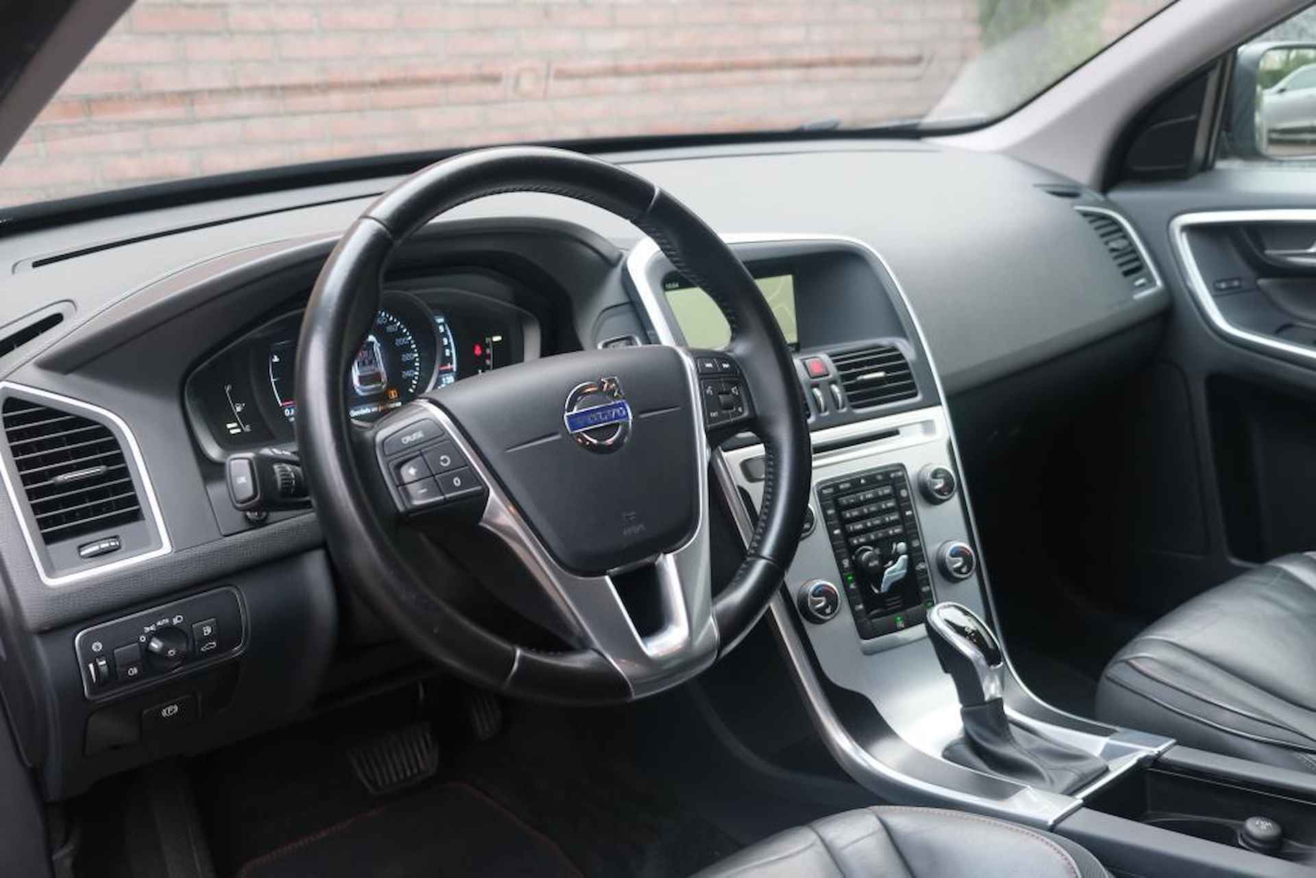 Volvo XC60 D4 190pk Aut. Ocean Race | Navi | Climate | Xenon | Camera | Leder | Elektrische Achterklep - 7/29