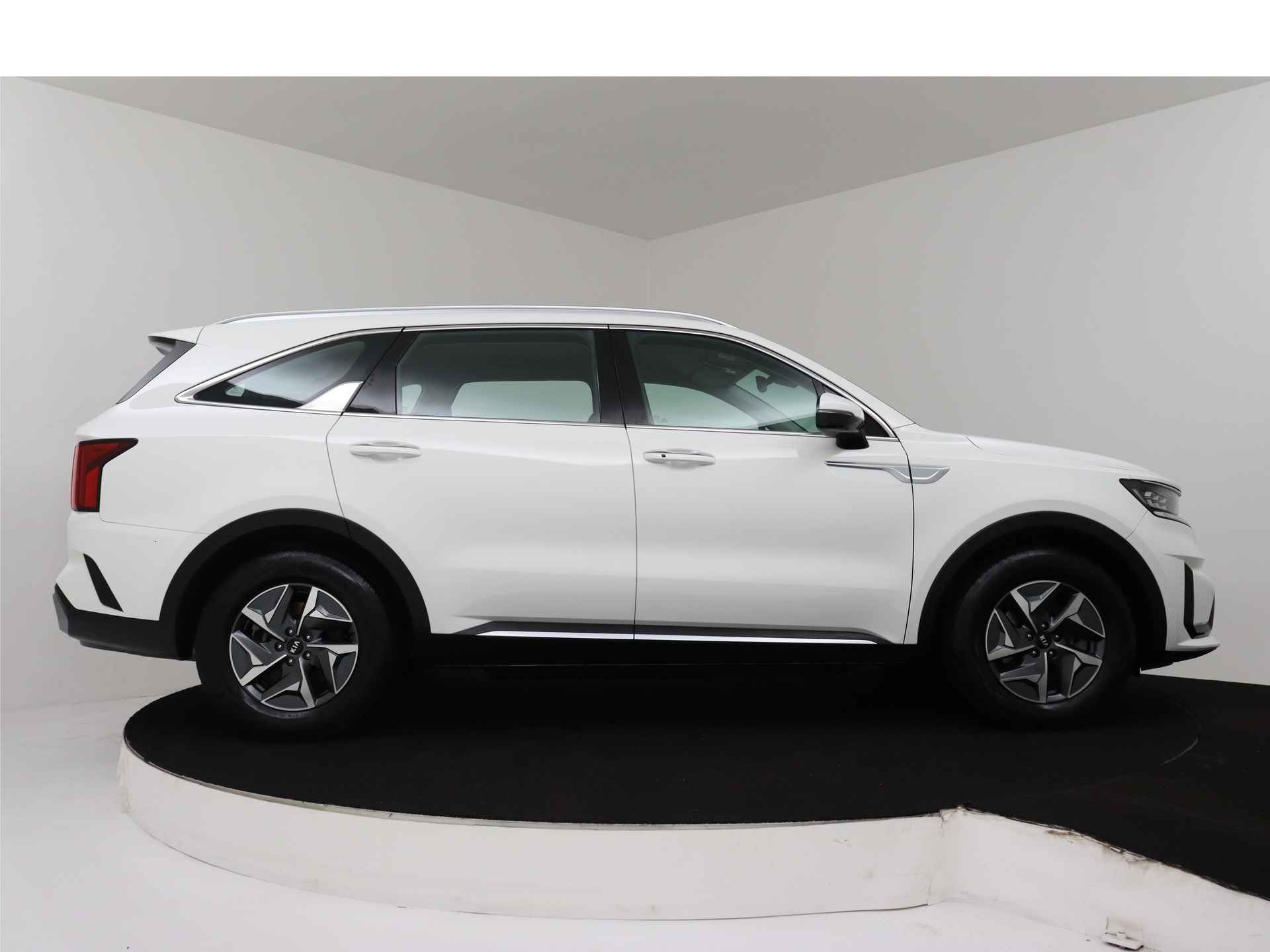 Kia Sorento 1.6 T-GDI Hybrid 2WD Dynamic Line | 7-Persoons | Adaptive Cruise Control | Apple Carplay/Android Auto | File assistent | Inclusief KIA Garantie tot 16-04-2028 - 16/43