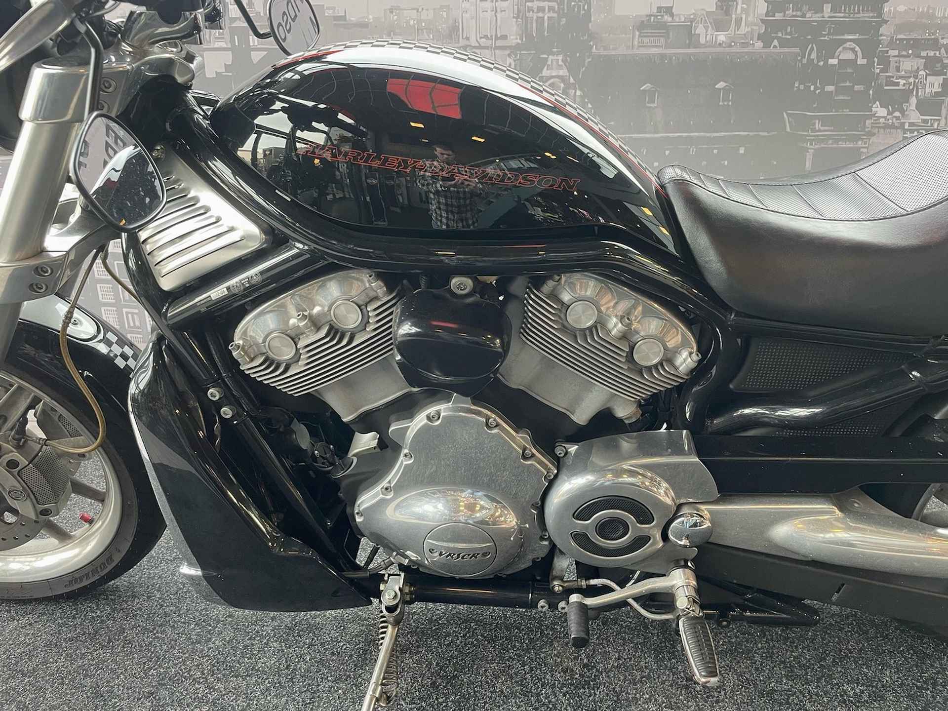 Harley-Davidson VRSCR STREETROD - 5/8