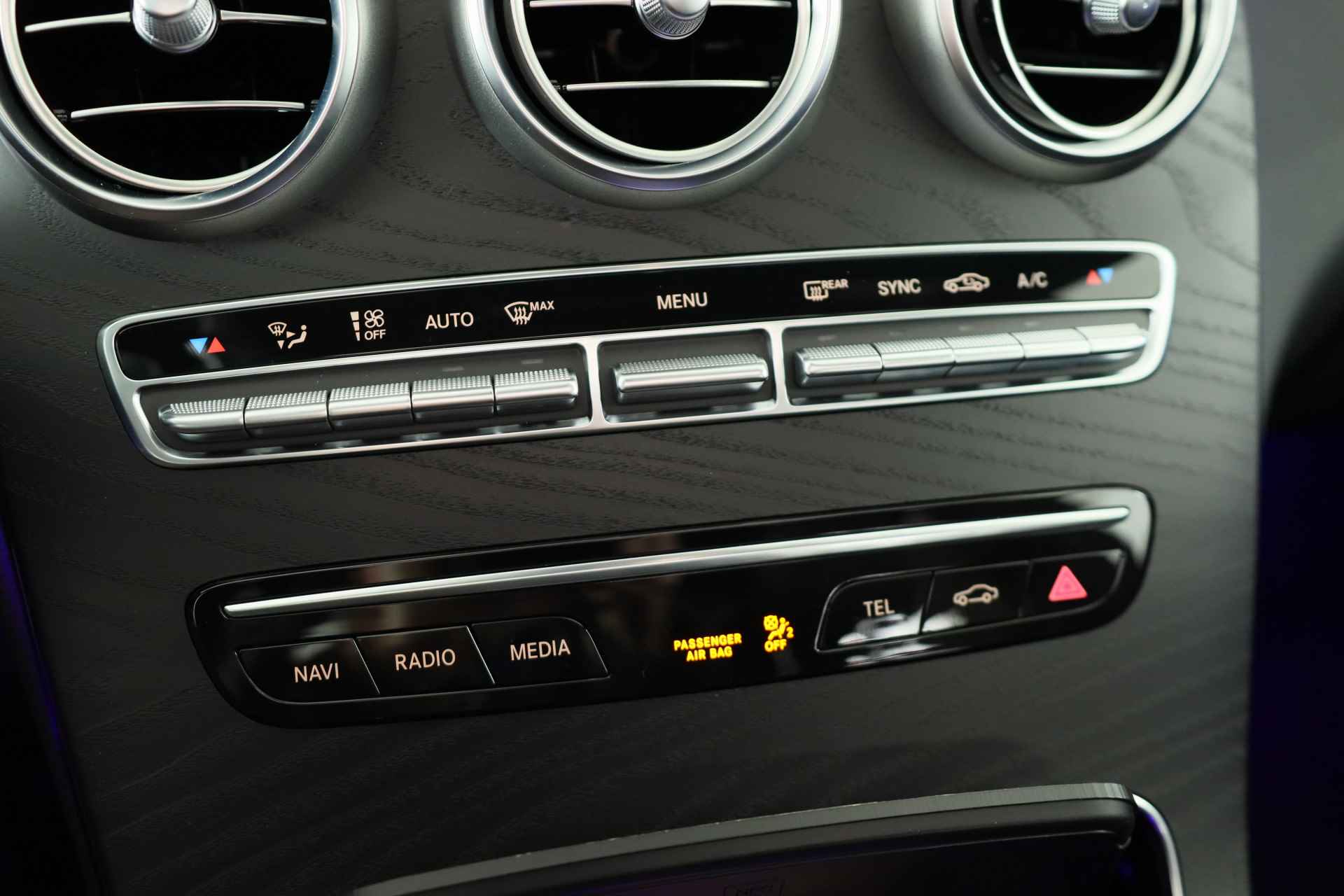 Mercedes-Benz C-Klasse Estate 180 Business Solution AMG | Panoramadak | Martix Led | 360 Camera | Leder/Alcantara | Stoelverwarming | Business Solution - 17/42