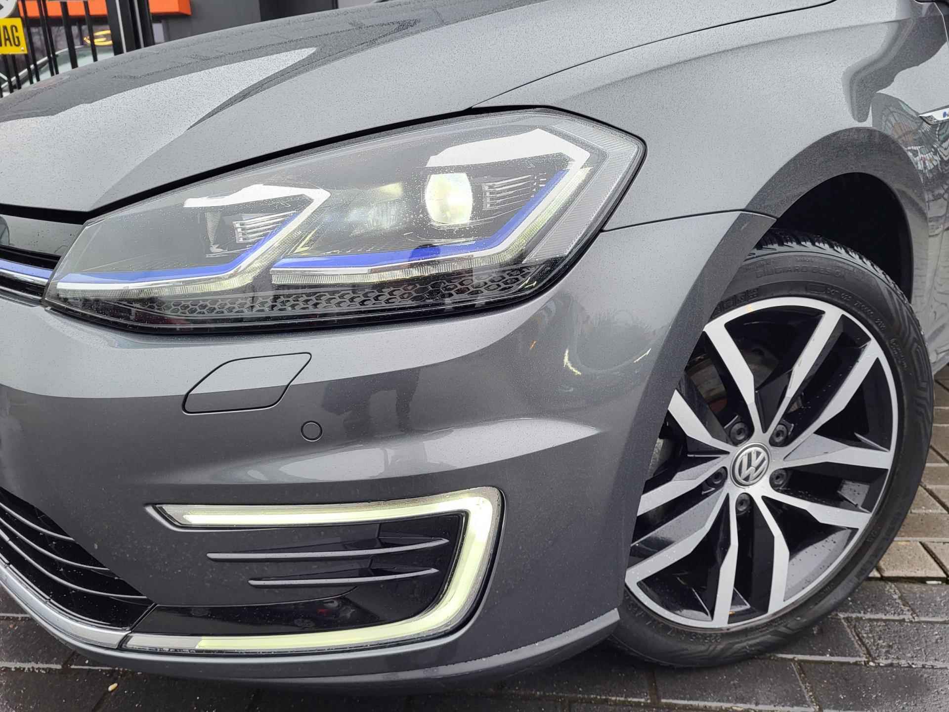 Volkswagen E-Golf 36 kWh | Camera, AppleCarPlay/AndroidAuto, adaptive cruise control, LED dagrijverlichting en navigatie - 2/39