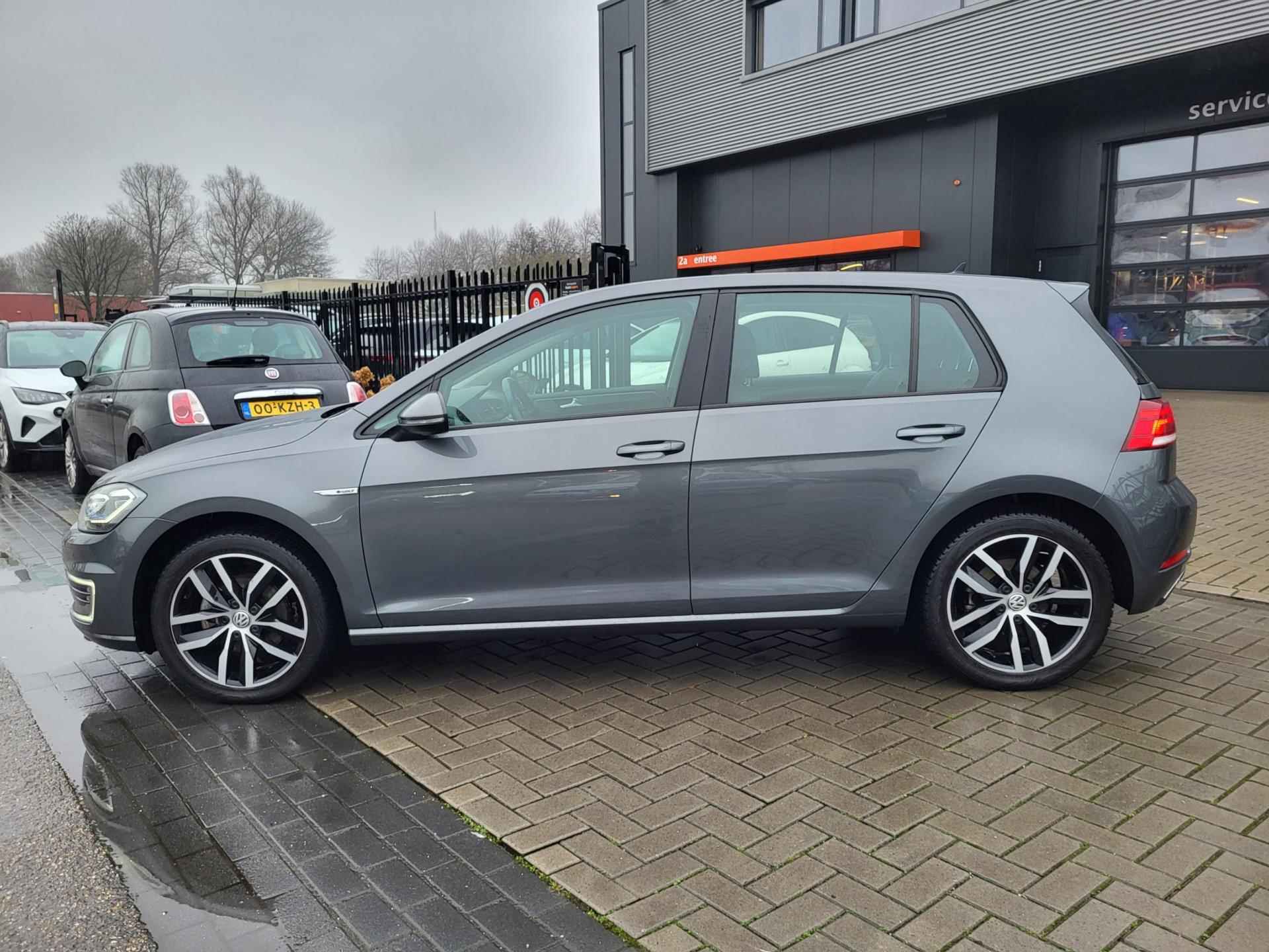 Volkswagen E-Golf 36 kWh | Camera, AppleCarPlay/AndroidAuto, adaptive cruise control, LED dagrijverlichting en navigatie - 3/39