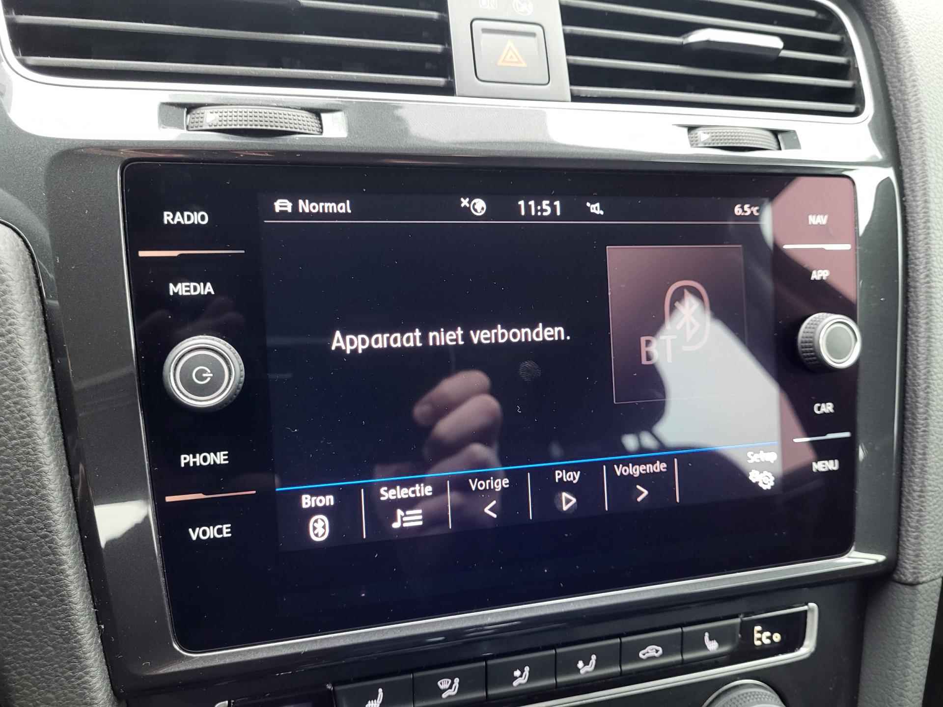 Volkswagen E-Golf 36 kWh | Camera, AppleCarPlay/AndroidAuto, adaptive cruise control, LED dagrijverlichting en navigatie - 29/39