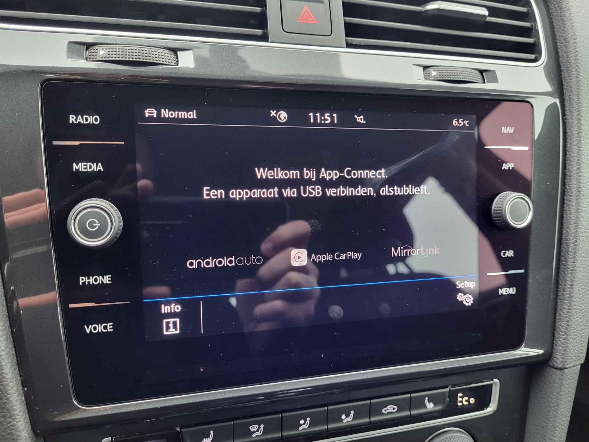 Volkswagen E-Golf 36 kWh | Camera, AppleCarPlay/AndroidAuto, adaptive cruise control, LED dagrijverlichting en navigatie - 31/39