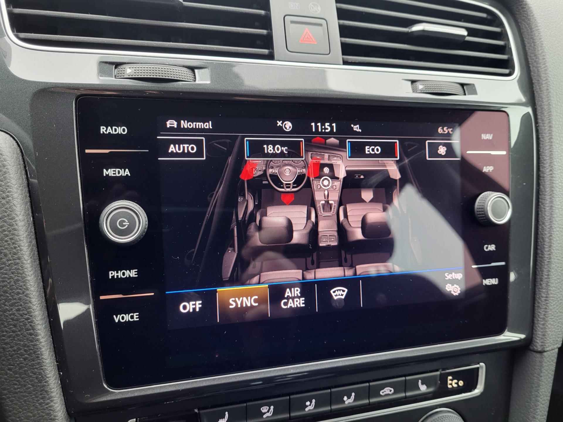 Volkswagen E-Golf 36 kWh | Camera, AppleCarPlay/AndroidAuto, adaptive cruise control, LED dagrijverlichting en navigatie - 34/39