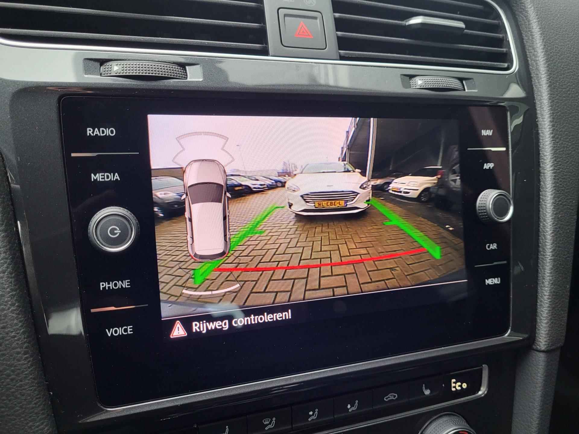 Volkswagen E-Golf 36 kWh | Camera, AppleCarPlay/AndroidAuto, adaptive cruise control, LED dagrijverlichting en navigatie - 38/39