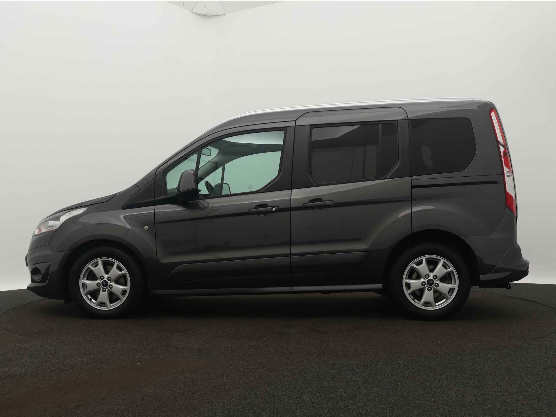 Ford Tourneo Connect Titanium 1.6 EcoBoost 150HP Automaat Direct leverbaar! Rolstoelauto - 4/37