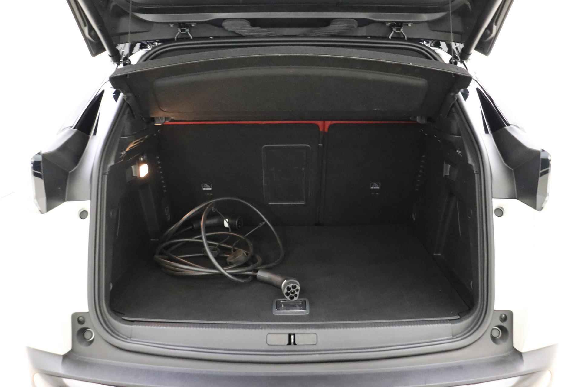 Peugeot 3008 1.6 HYbrid GT 225 PK | 8-traps Automaat | Lederen bekleding | Panorama dak | Elektrische verstelbare Stoelen | Elektrische achterklep | VOL opties | Cruise Control | 1e eigenaar - 14/41