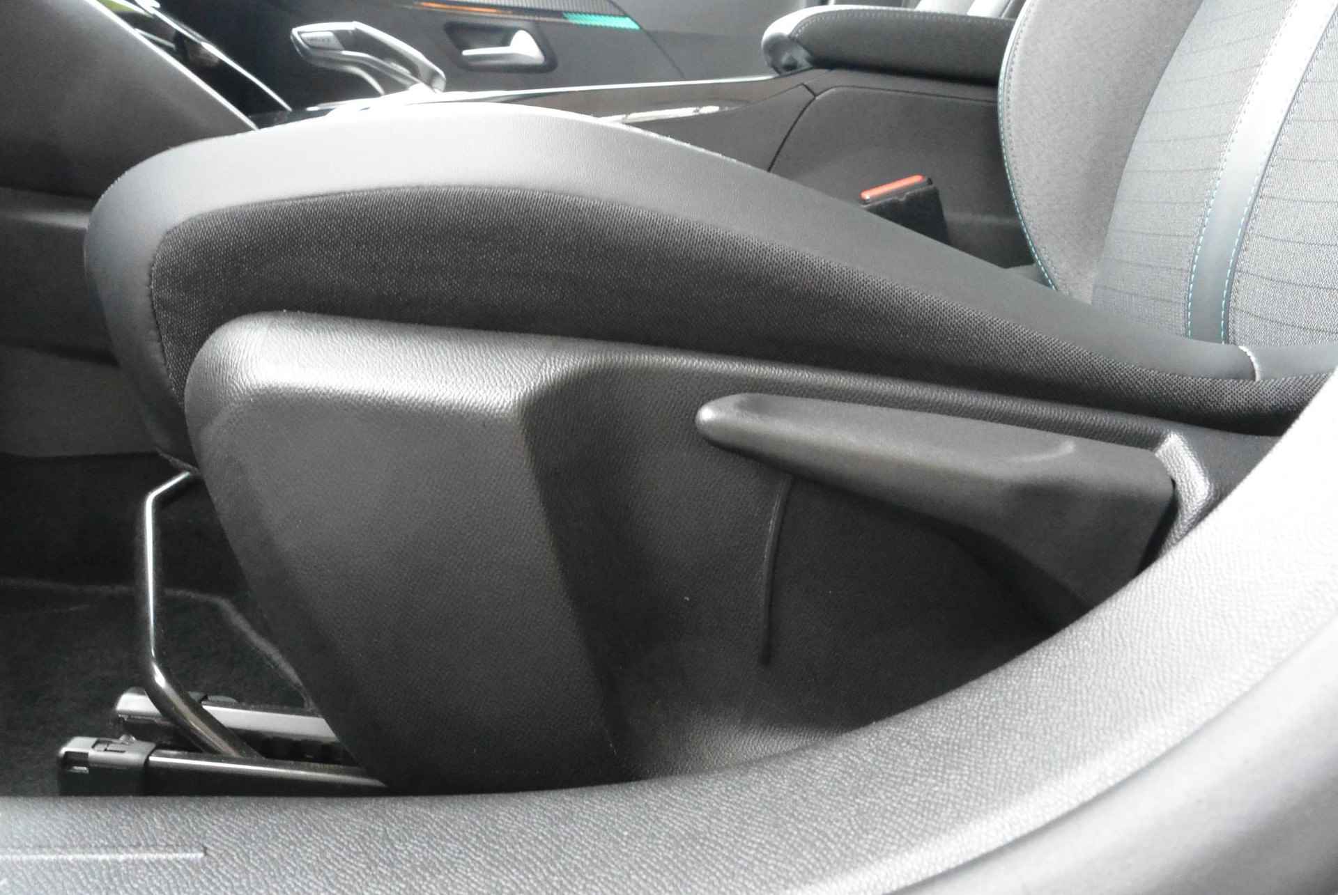 Peugeot 208 PureTech 100pk Allure Pack │ Connect 3D Navigatie │ Achteruitrijcamera - 17/53
