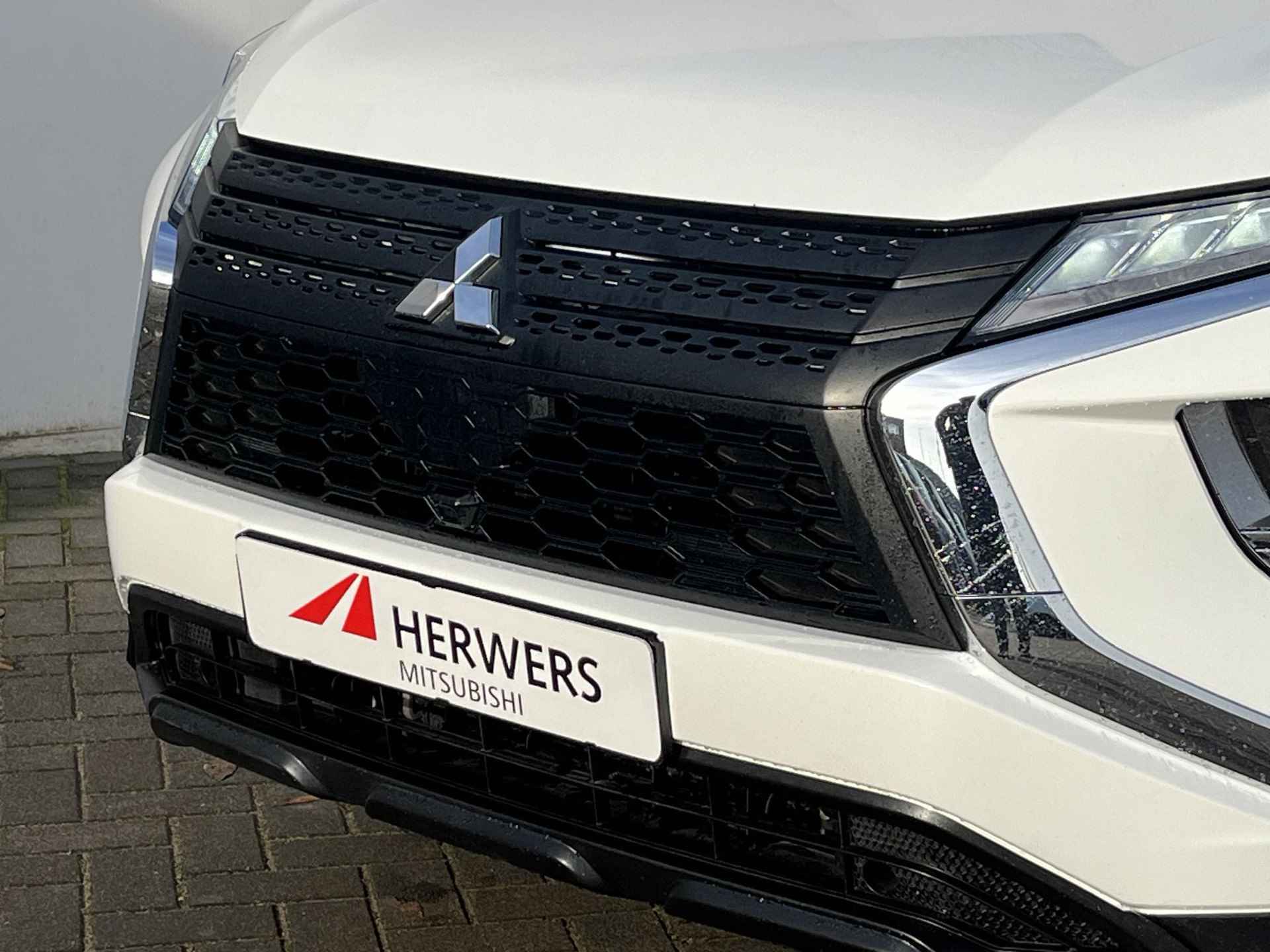 Mitsubishi Eclipse Cross 2.4 PHEV Intense S-AWC 4WD Automaat / 1.500 kg trekgewicht / Navigatie via Apple Carplay of Android Auto / Achteruitrijcamera - 39/49