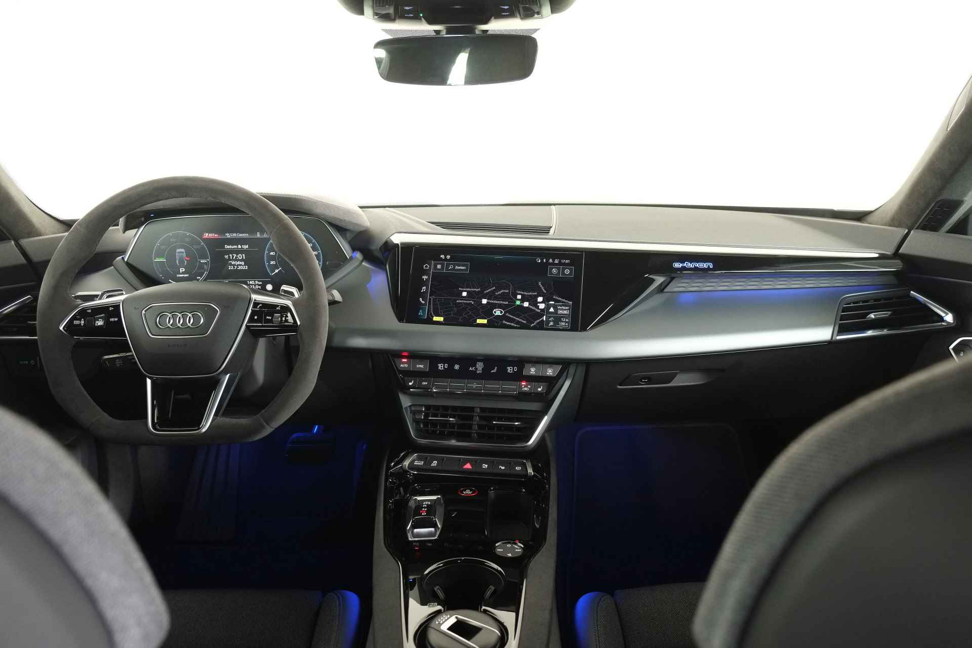 Audi e-tron GT 93 kWh Panorama / ACC / VC / Cam / Alcantara / LED - 41/44
