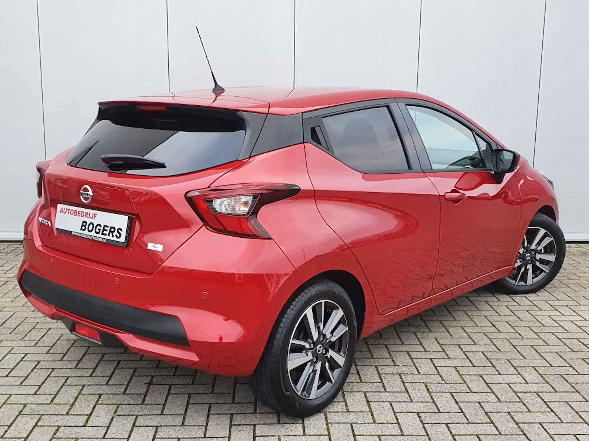 Nissan Micra 1.0 IG-T N-Connecta Automaat Navigatie, Climate Contro, Cruise Control, 16"Lm, Achteruitrijcamera - 2/16