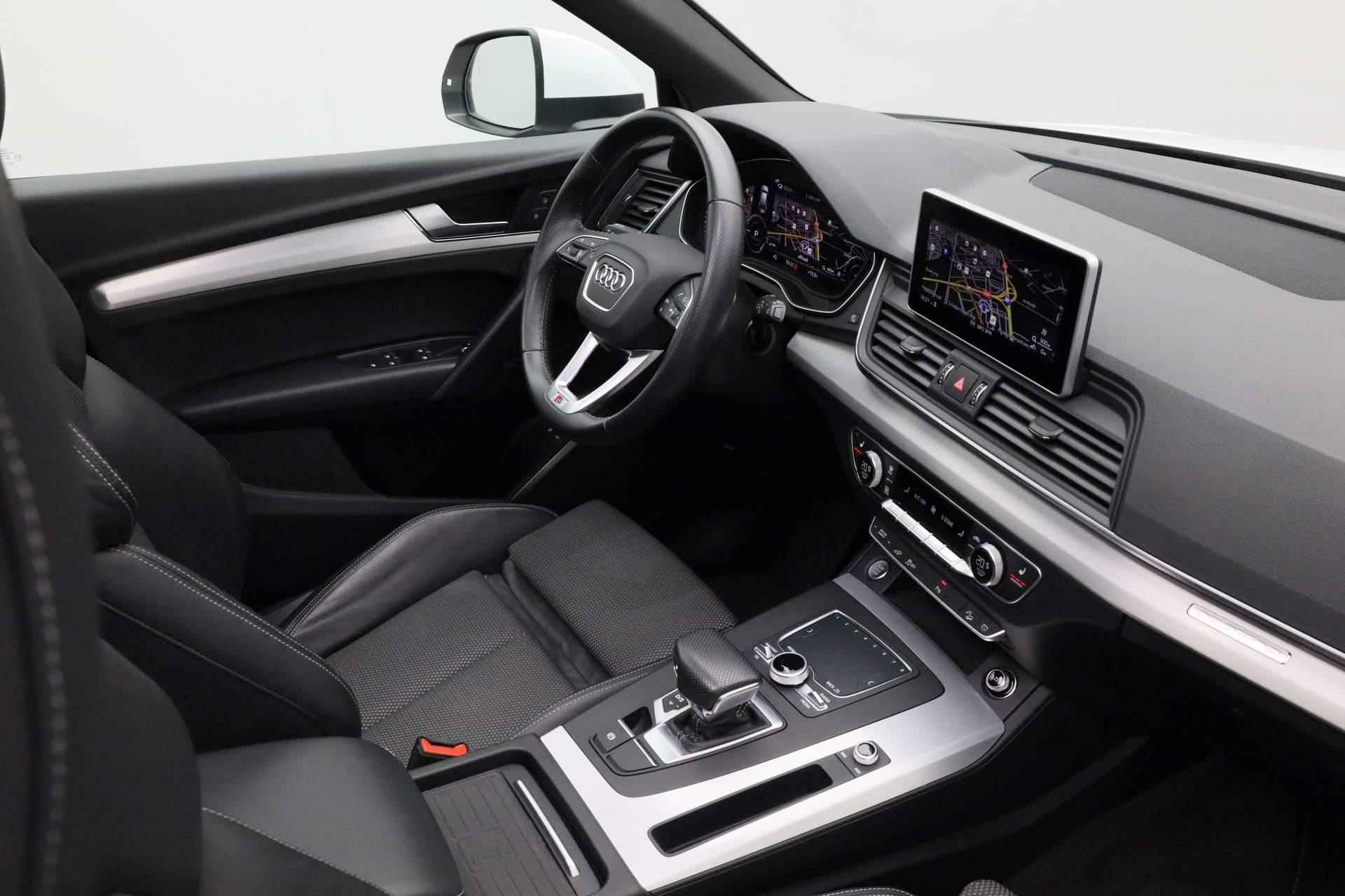 Audi Q5 50 TFSIe 299PK S-tronic quattro S Edition | Navi | Trekhaak | 20 inch | Parkeersensoren voor/achter - 38/43