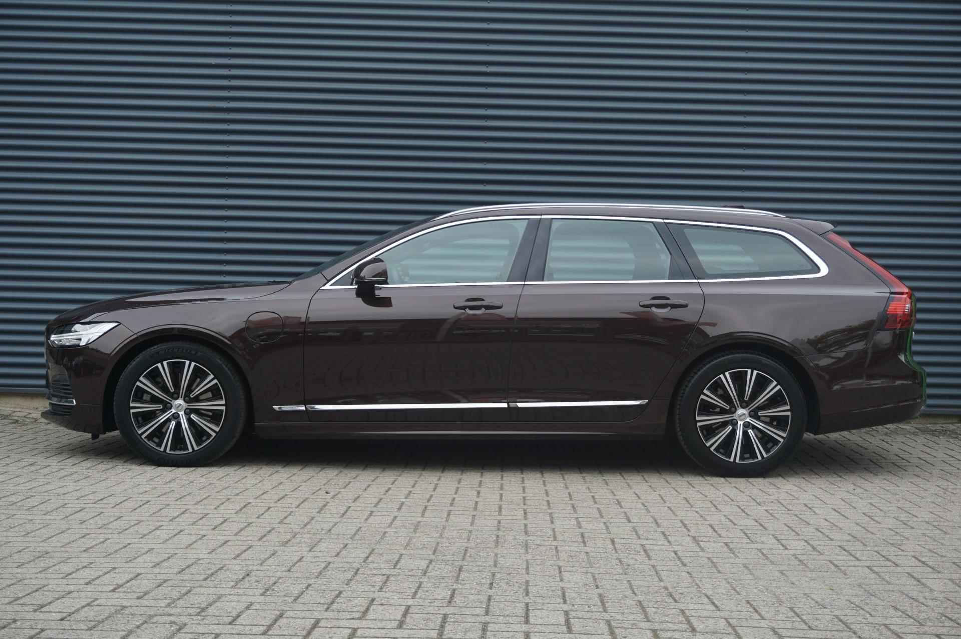 Volvo V90 2.0 390pk T8 AWD Business Pro | Navigatie | Adaptive Cruise | Stuur/Stoelverwarming | Achteruitrijcamera - 13/50