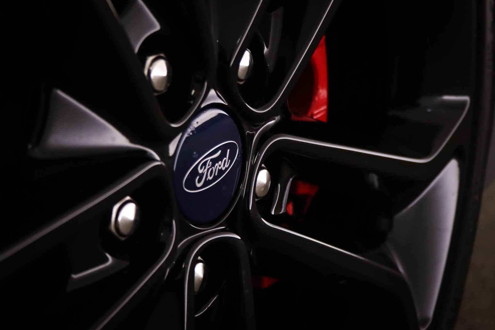 Ford Focus 2.0 ST-3 ZEER NETJES | DRIVER ASSISTANCE / ST- PACK | LEDER | STUURWIELVERWARMING | CAMERA | 19" - 21/53