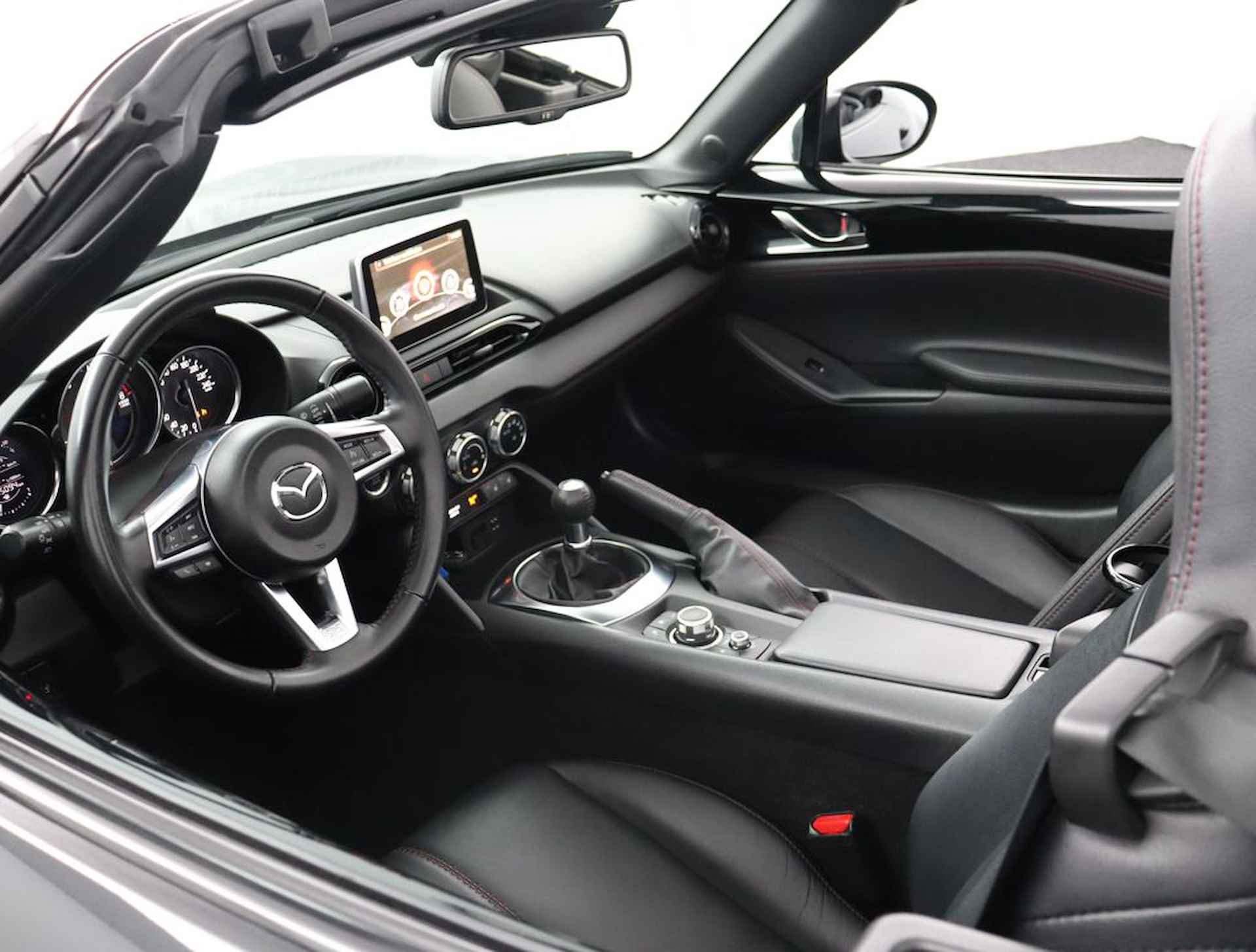 Mazda MX-5 2.0 SkyActiv-G 160 GT-M - Navigatie - Cruise Control - LM Velgen - LED - Bluetooth - Airco - Leder - Stoelverwarming - 12 maanden Bovag garantie - 35/67