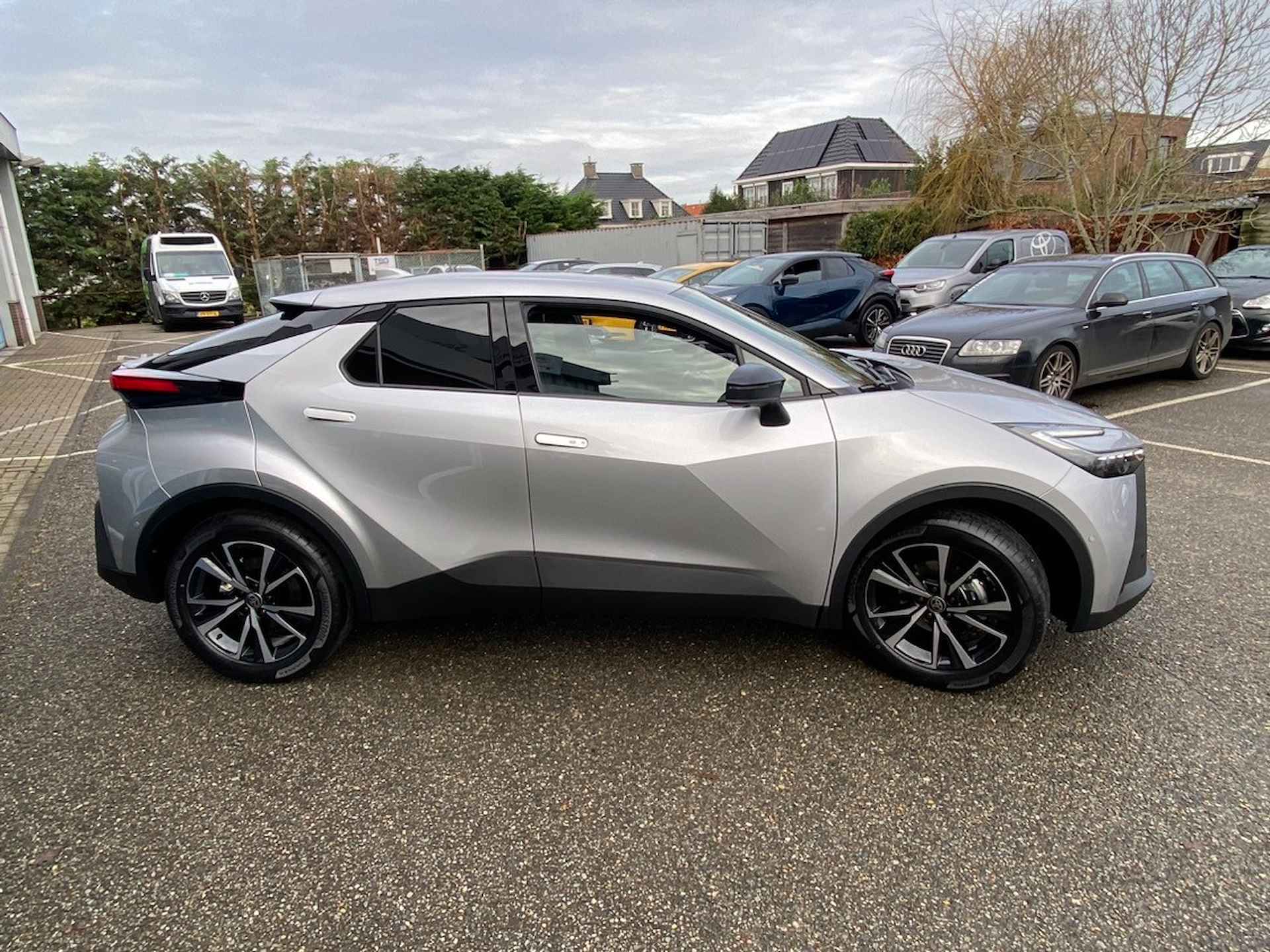 Toyota C-HR 1.8 Hybrid First Edition - 29/33