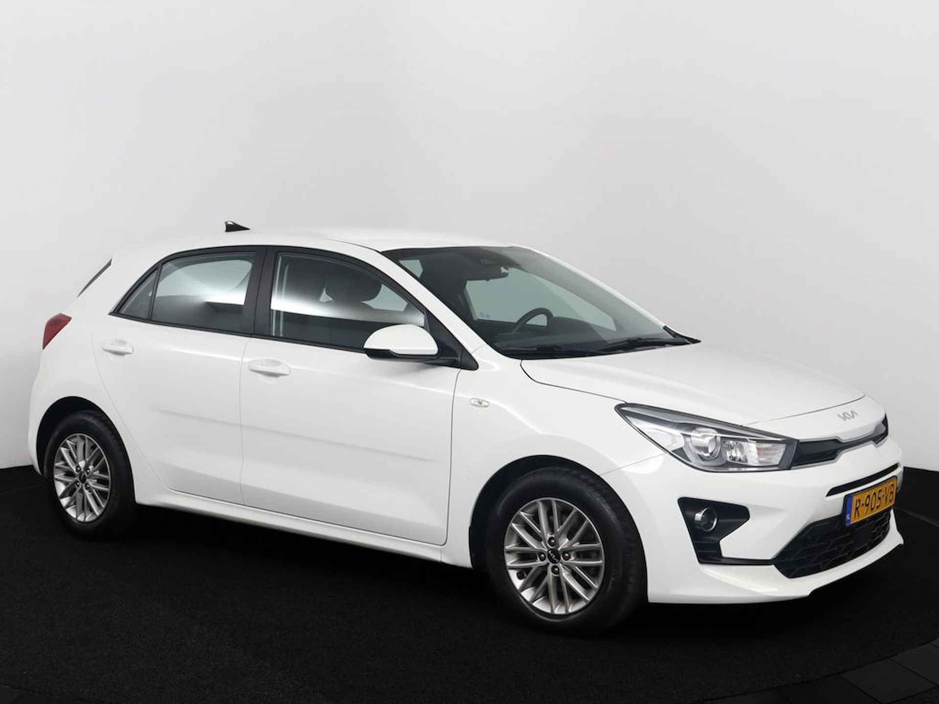 Kia Rio 1.0 T-GDi MHEV DynamicLine - Navigatie - Cruise Control - Climate Control - Apple CarPlay/Android Auto - Achteruitrijcamera - Farbieksgarantie tot 12-2029 - 11/68