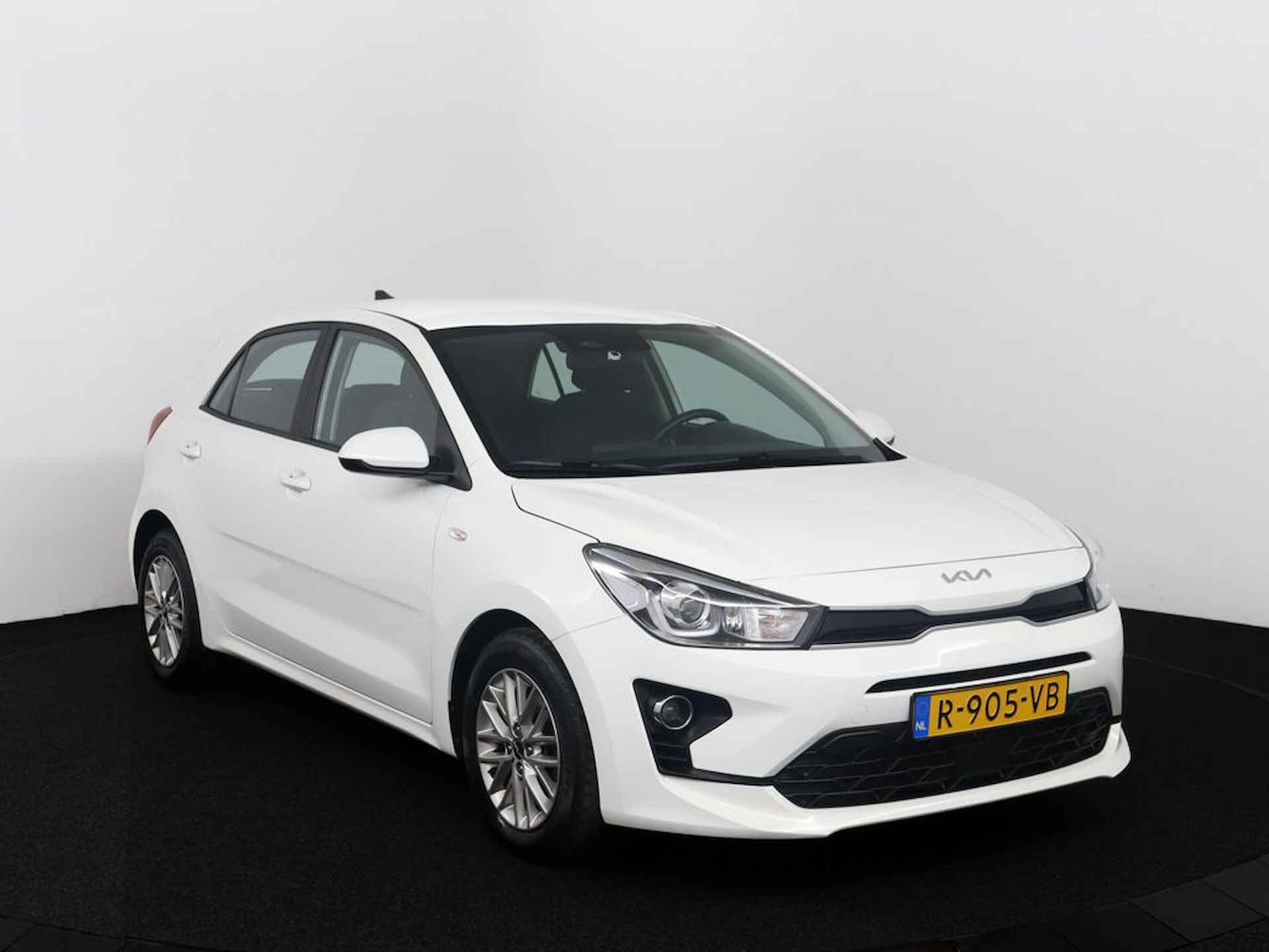 Kia Rio 1.0 T-GDi MHEV DynamicLine - Navigatie - Cruise Control - Climate Control - Apple CarPlay/Android Auto - Achteruitrijcamera - Farbieksgarantie tot 12-2029 - 12/68