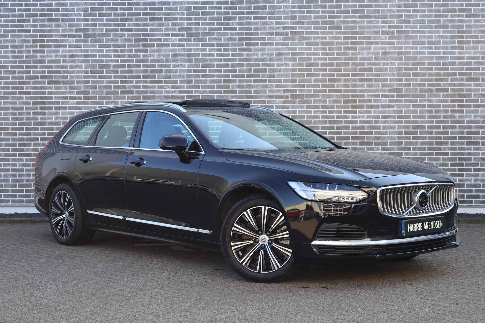 Volvo V90 Recharge T6 AWD Inscription | Long Range | Panoramadak | 360 parkeercamera | Head Up Display | Trekhaak | Geventileerde Stoelen | Stoel/Stuurverwarming | - 4/33