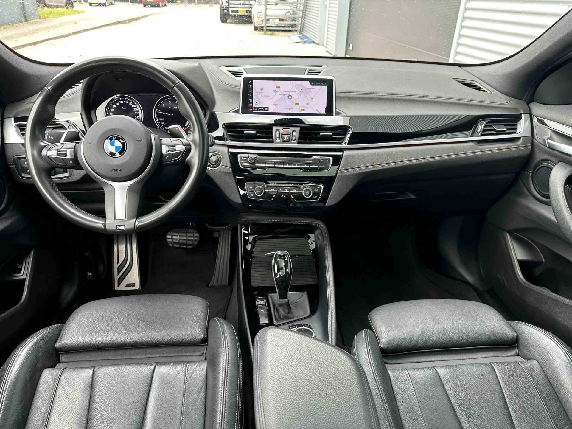BMW X2 sDrive20i M-Sport Shadow Pano/Leder/Apple - 7/36