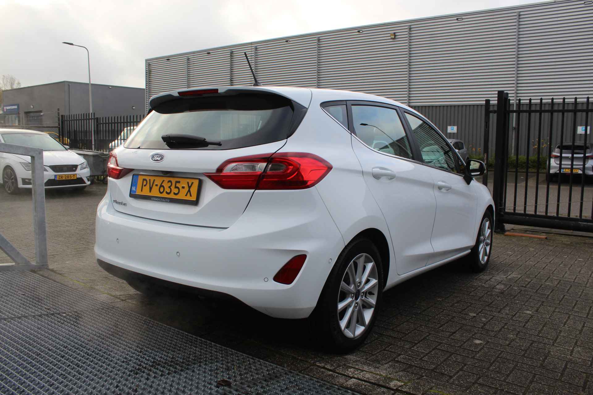 Ford Fiesta 1.0 EcoBoost 100pk Titanium Navigatie/Apple car play/Camera/Parkeersensoren/Cruise control/Climate control/B&O geluid/Keyless/Or - 8/26