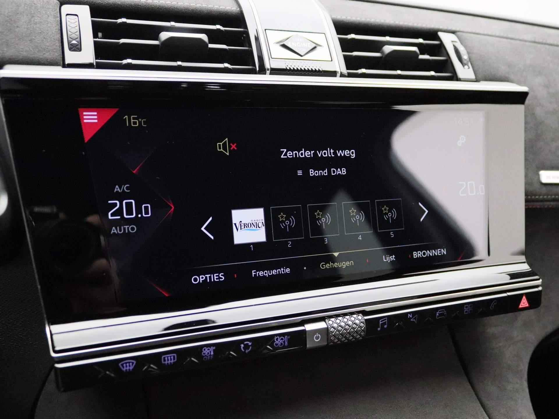 DS 7 Crossback 1.2 PureTech Performance Line | Automaat | Virtual cockpit | Climate control | Navigatie | Trekhaak | DAB | Apple carplay | Half-Leder | LMV | Parkeer sesnsoren | LED | - 30/47