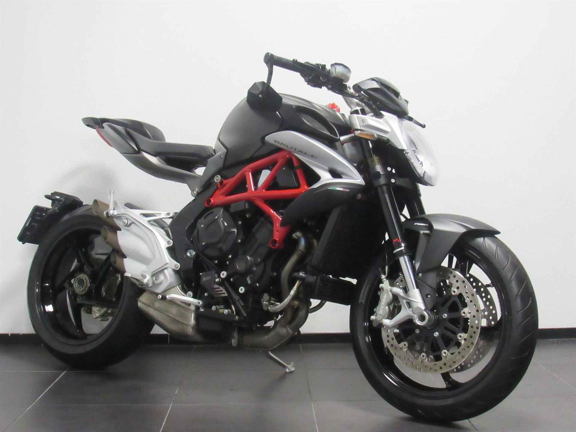 Mv Agusta BRUTALE 800 - 2017 - 2/16