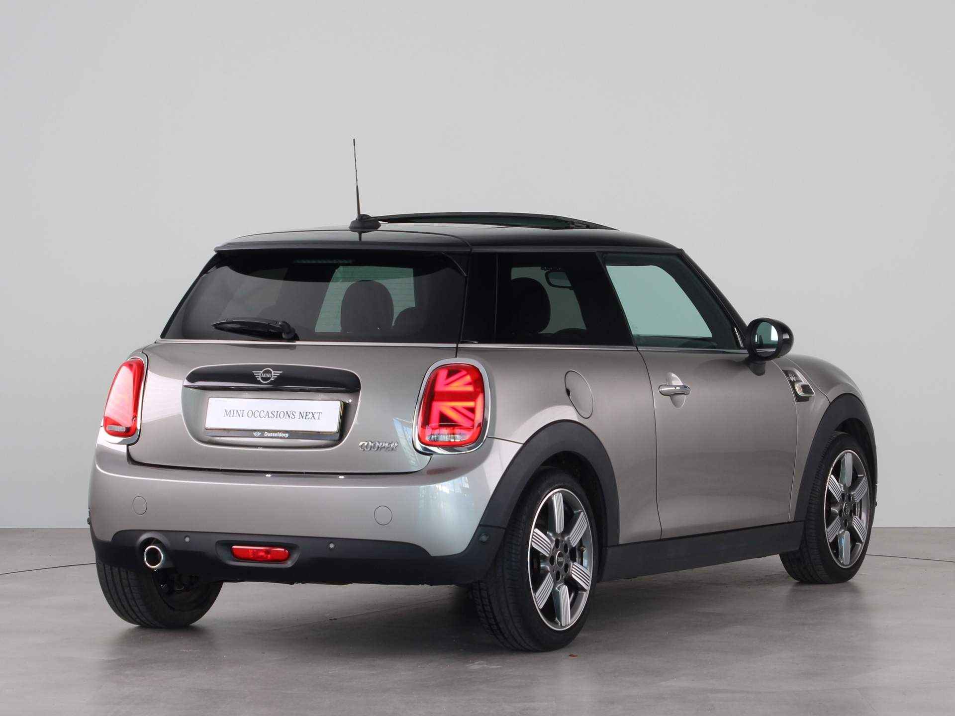 MINI 3-deurs Cooper 60 Years Edition Aut. - 10/26